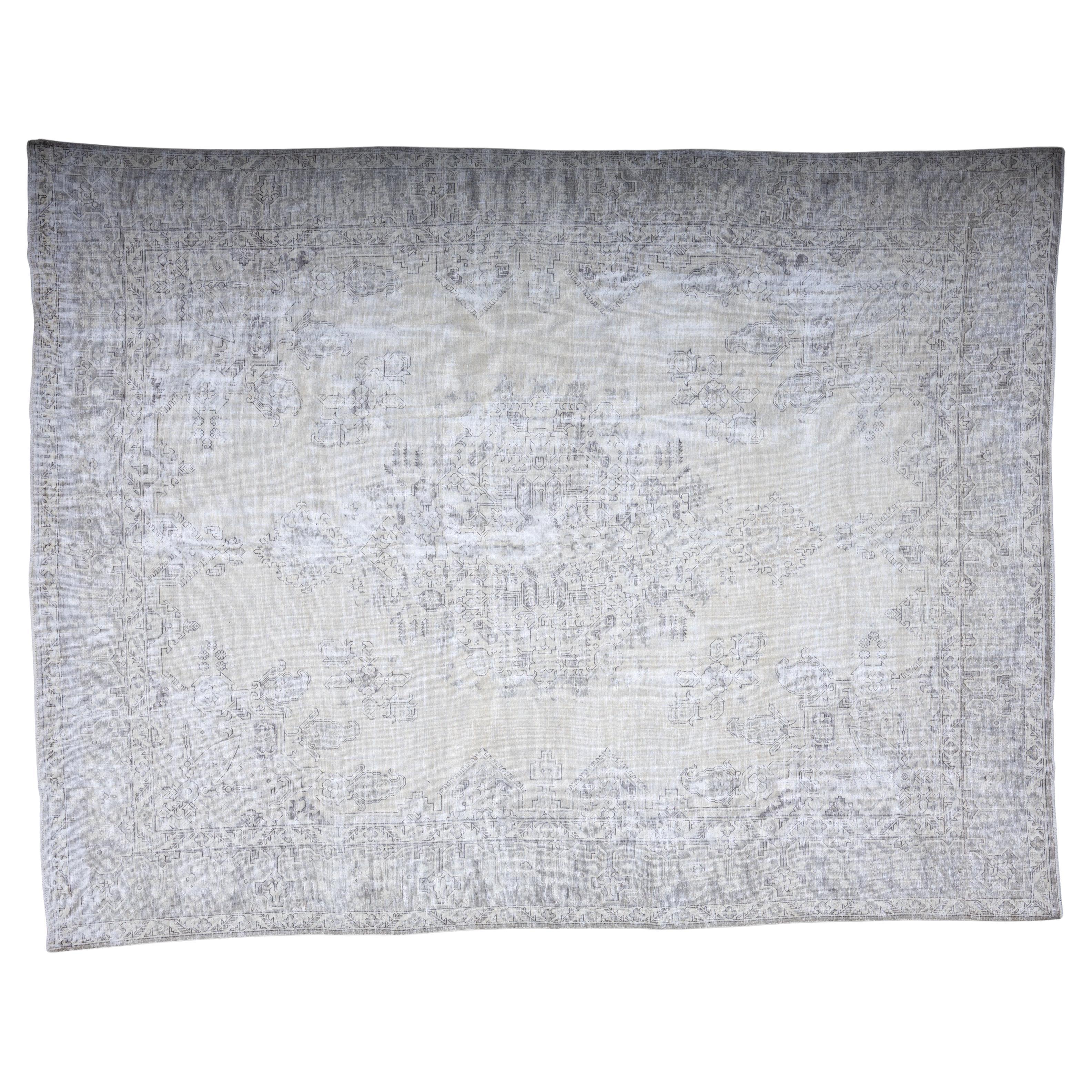 20. Jahrhundert Vintage Oushak im Angebot