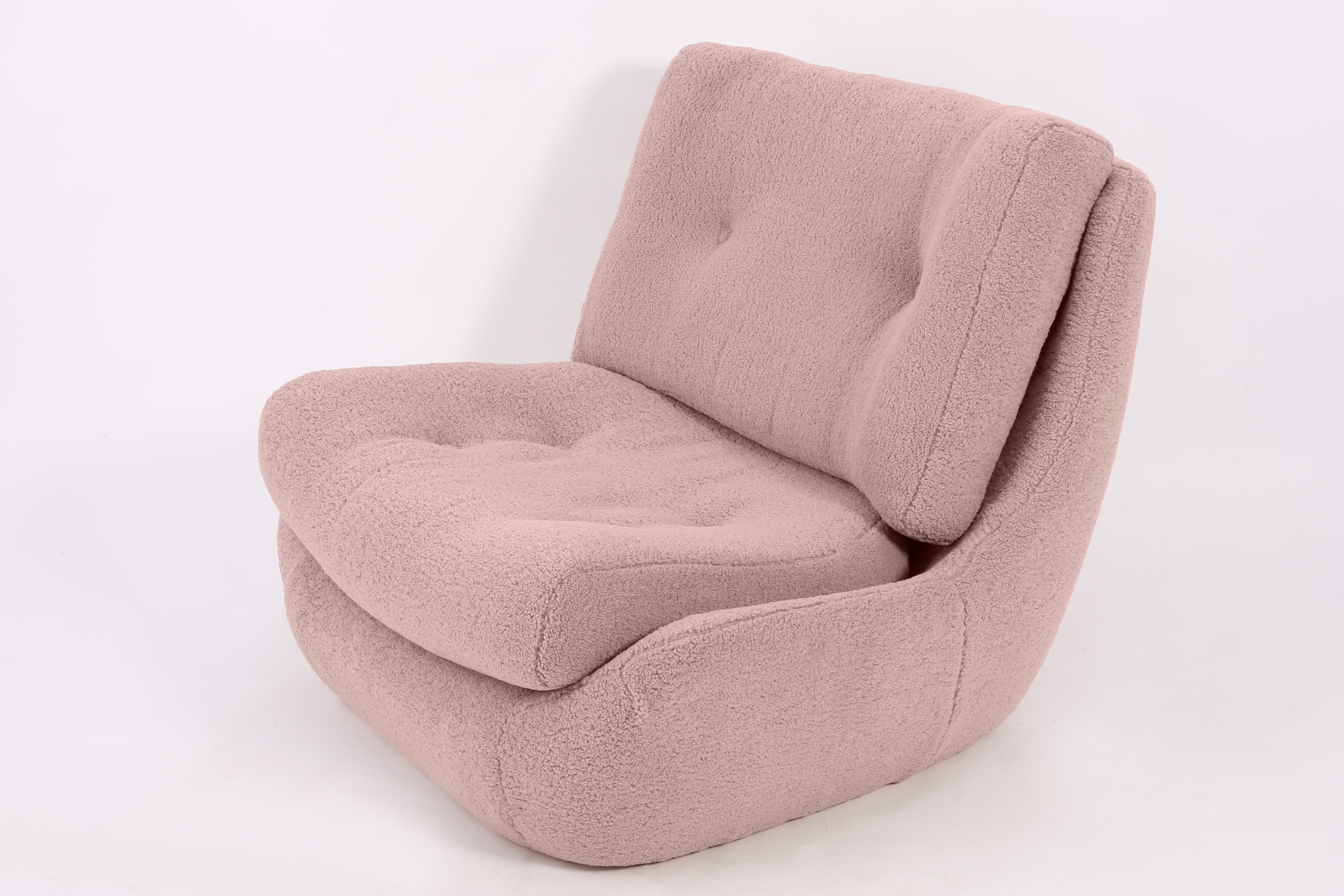 Velvet 20th Century Vintage Pink Blush Boucle Atlantis Big Armchair, 1960s For Sale