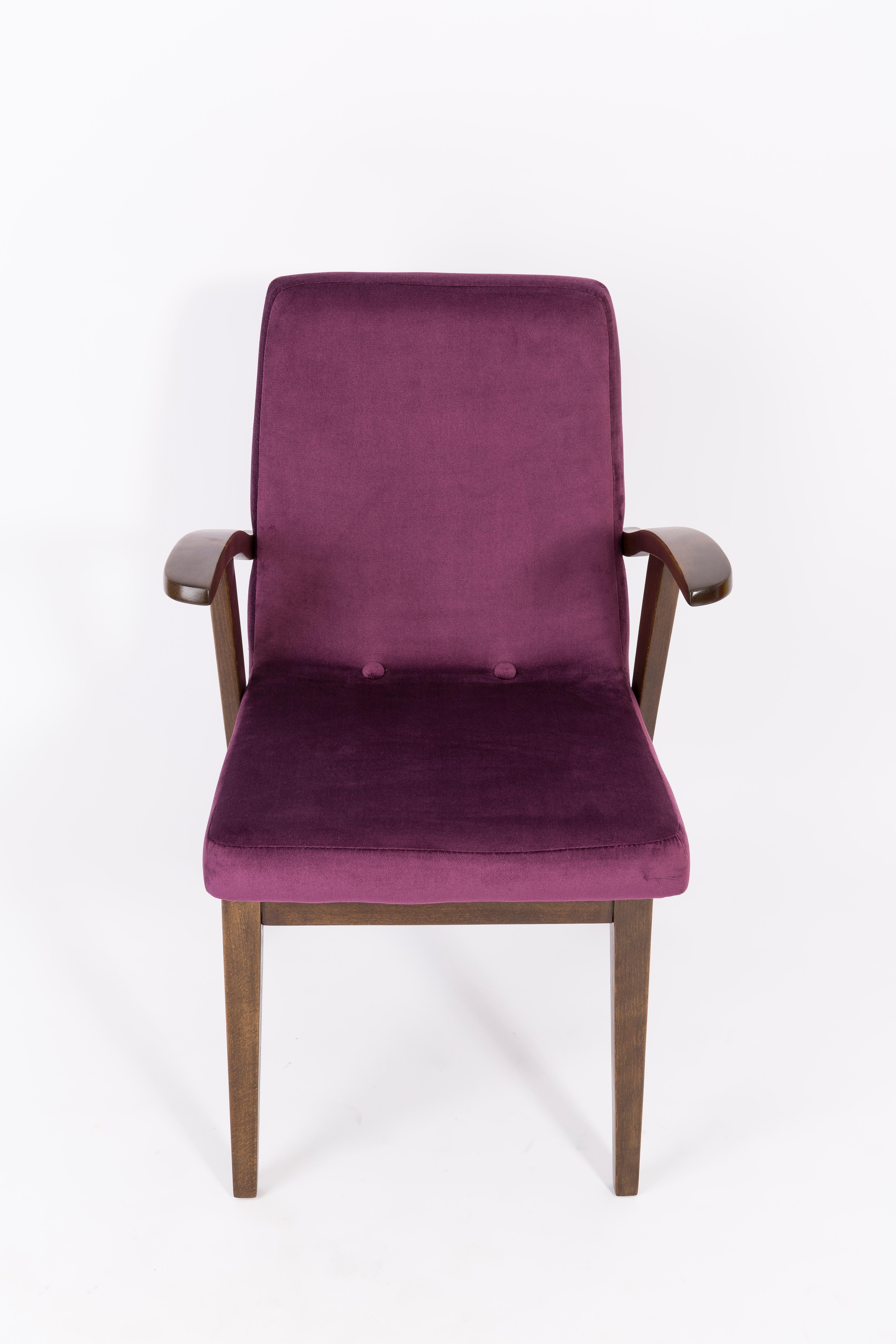 Fauteuil et tabouret vintage violet prune du XXe siècle par Mieczyslaw Puchala, années 1960 en vente 1