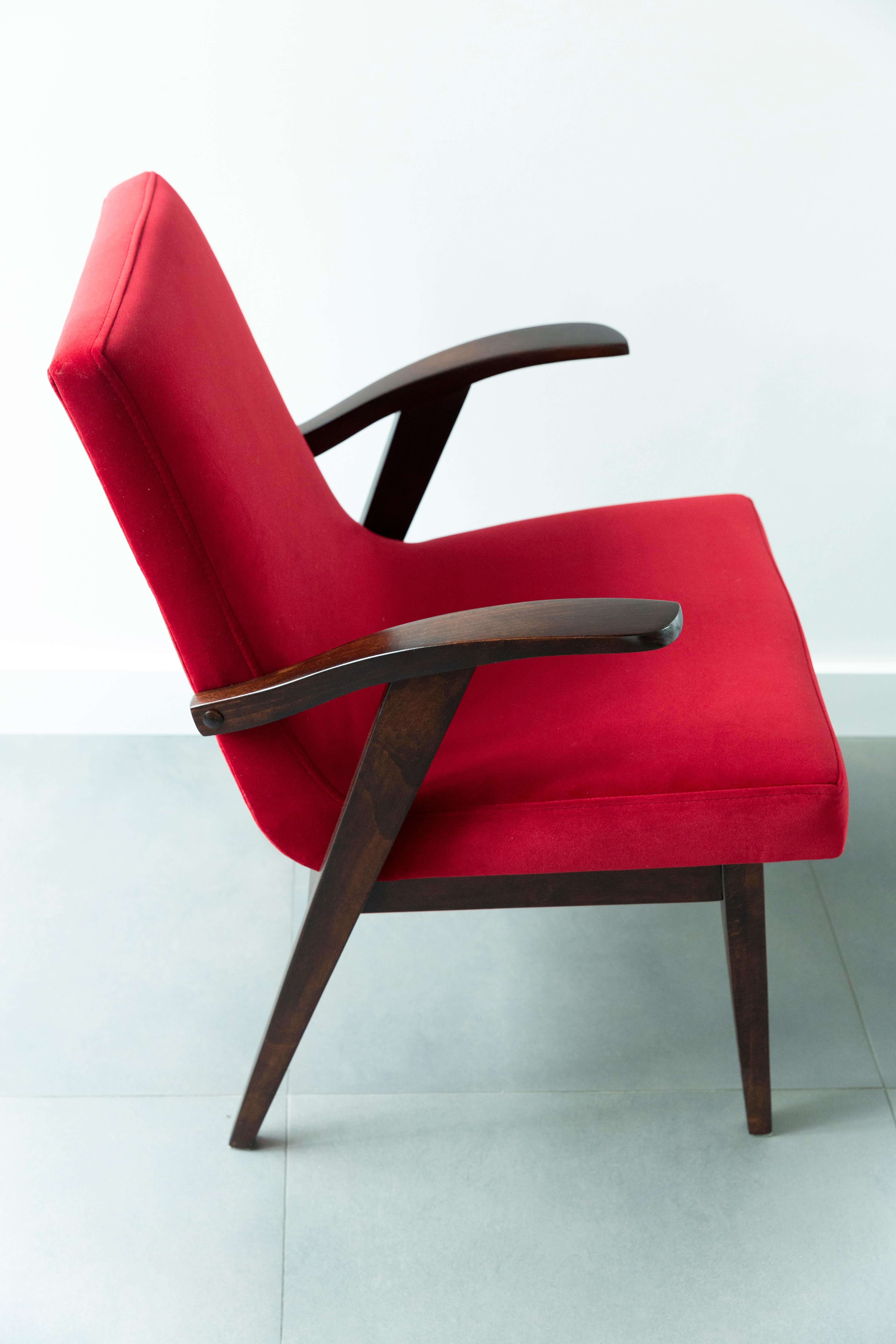 20th Century Vintage Red Armchair by Mieczyslaw Puchala, 1960s In Excellent Condition For Sale In 05-080 Hornowek, PL