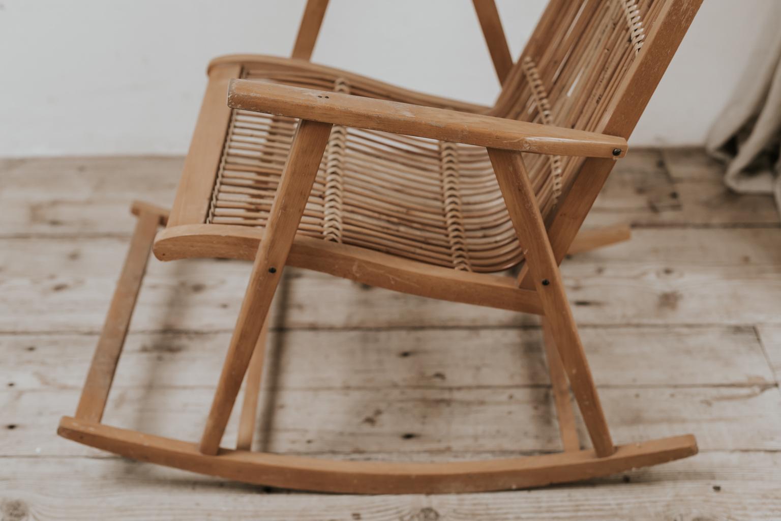 20th Century Vintage Rocking Chair For Sale 5