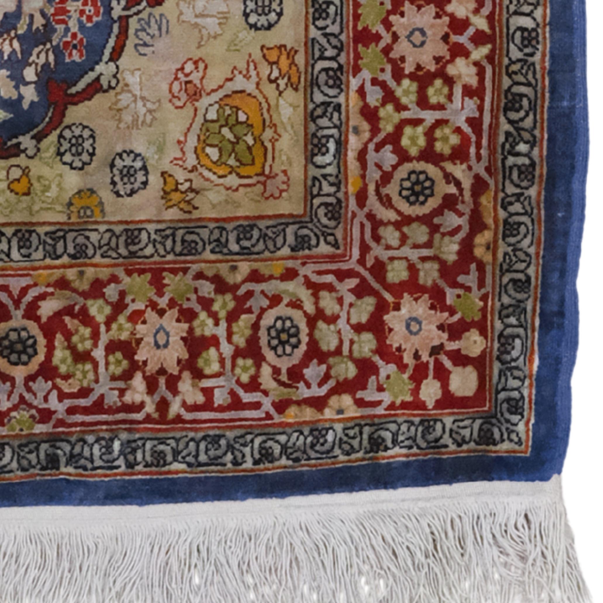 Vintage Hereke Seidenteppich des 20. Jahrhunderts im Zustand „Gut“ im Angebot in Sultanahmet, 34
