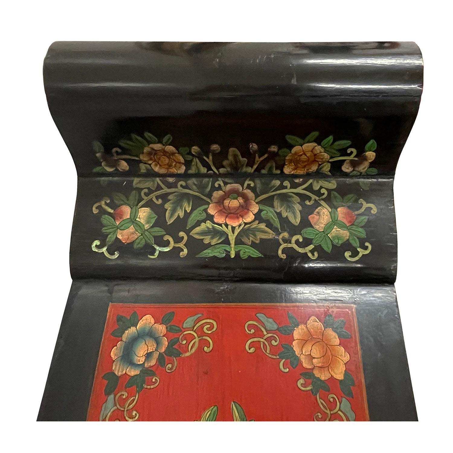 XX secolo Tavolo d'altare tibetano massiccio dipinto del 20° secolo, console in vendita