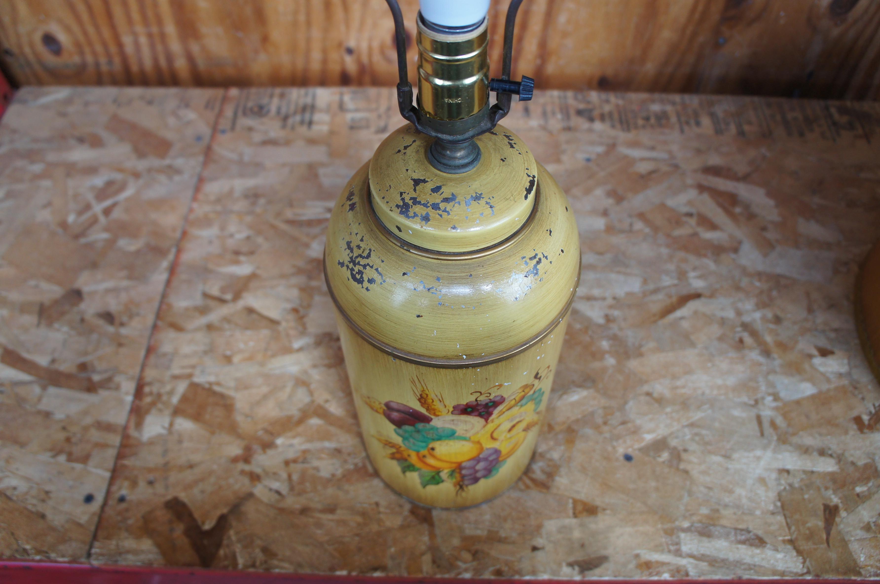 20th Century Vintage Tole Painted Floral Tin Tea Canister Jar Lamp W/ Shade In Good Condition For Sale In Dayton, OH