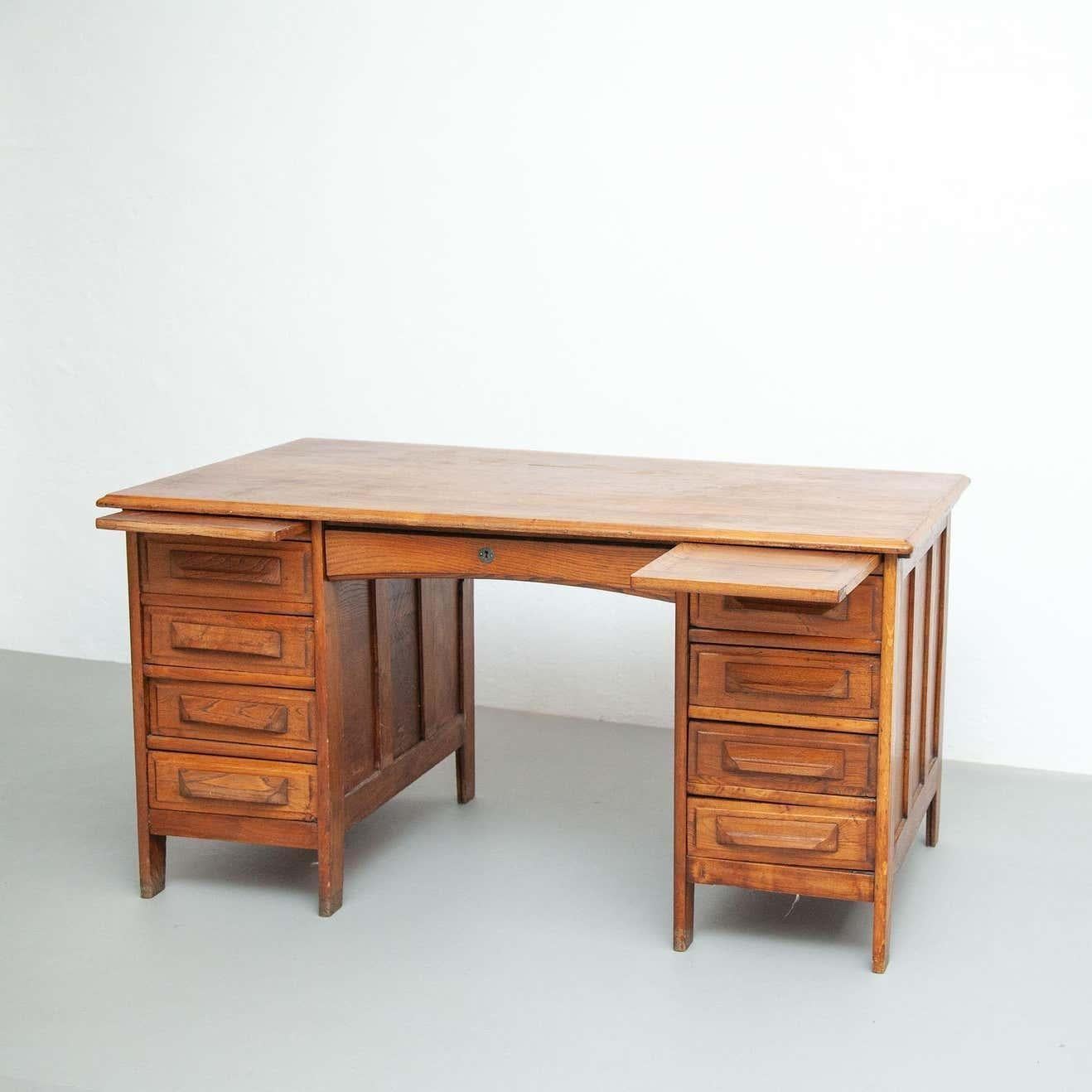 20th Century Vintage Traditional French Writing Desk in Wood For Sale 6