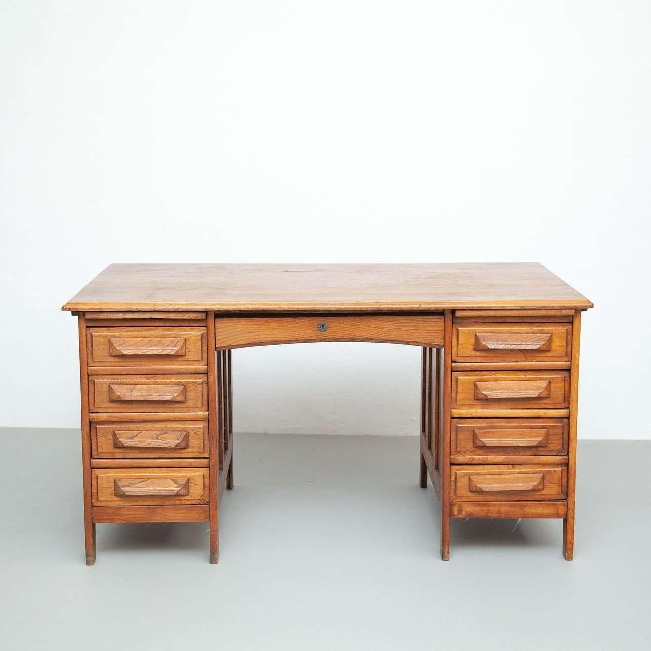 20ème siècle Vintage Bureau d'écriture traditionnel français en Wood en vente 4