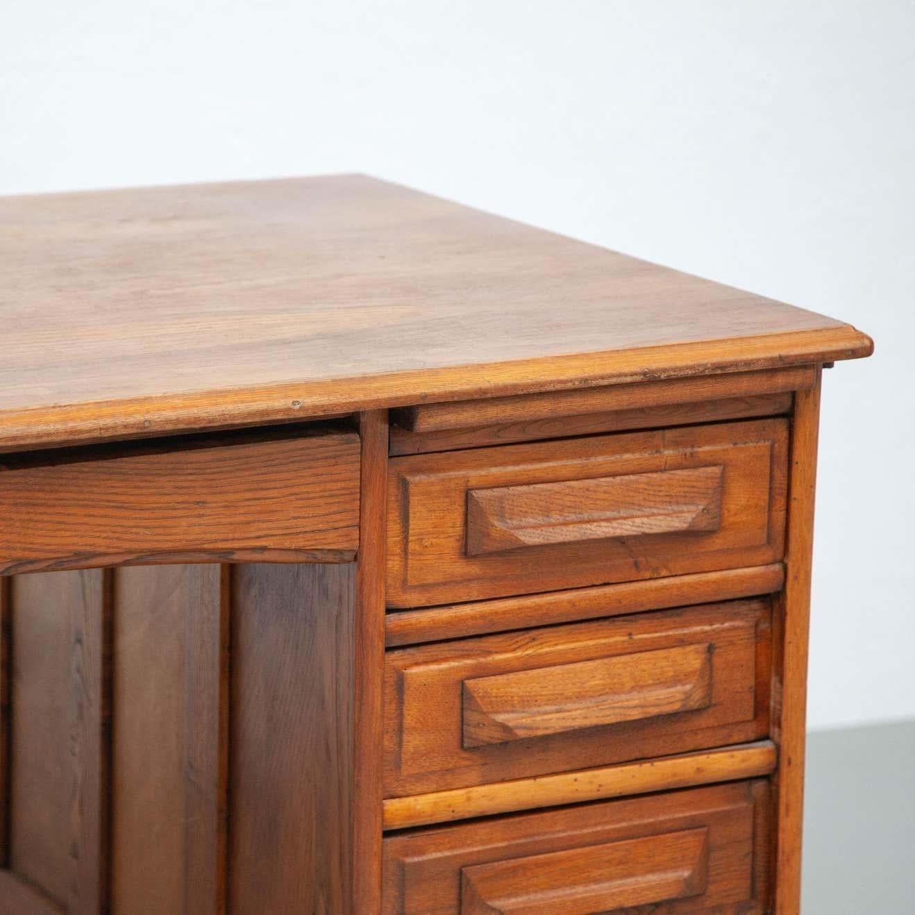 20ème siècle Vintage Bureau d'écriture traditionnel français en Wood en vente 7