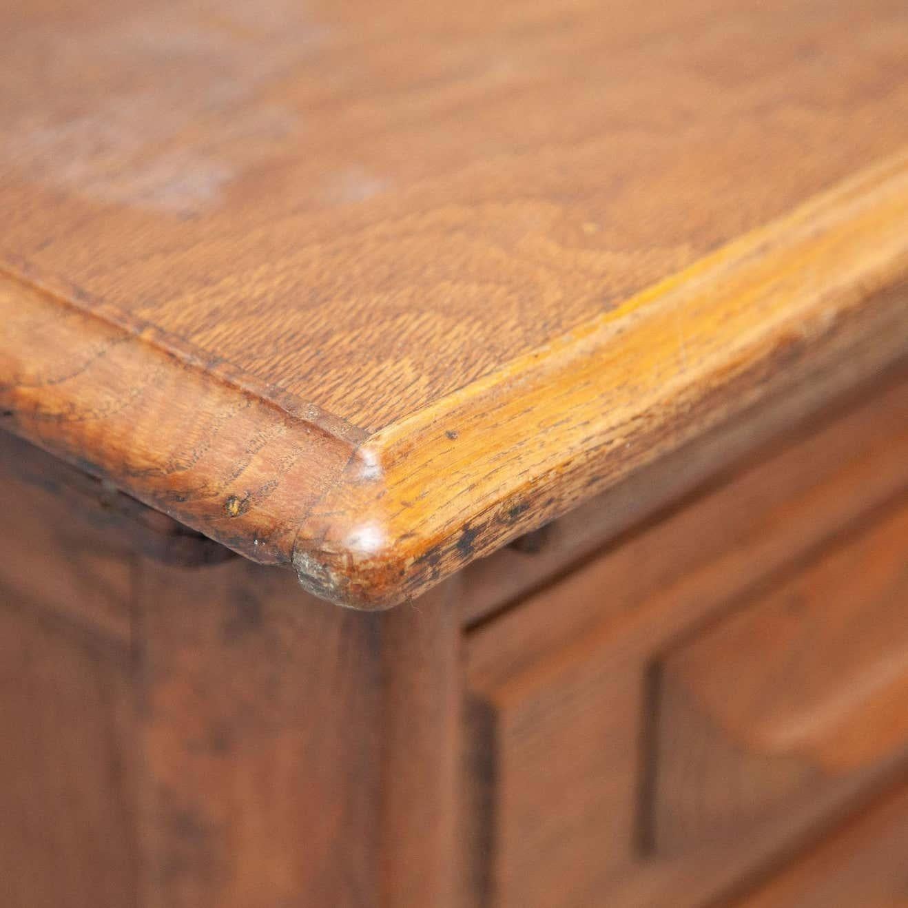20ème siècle Vintage Bureau d'écriture traditionnel français en Wood en vente 8
