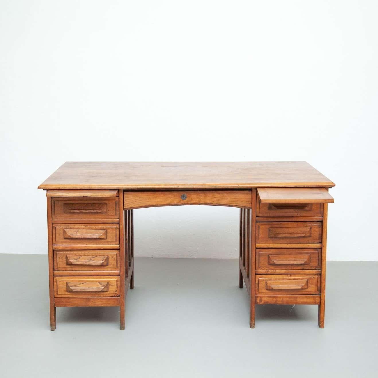20ème siècle Vintage Bureau d'écriture traditionnel français en Wood en vente 12
