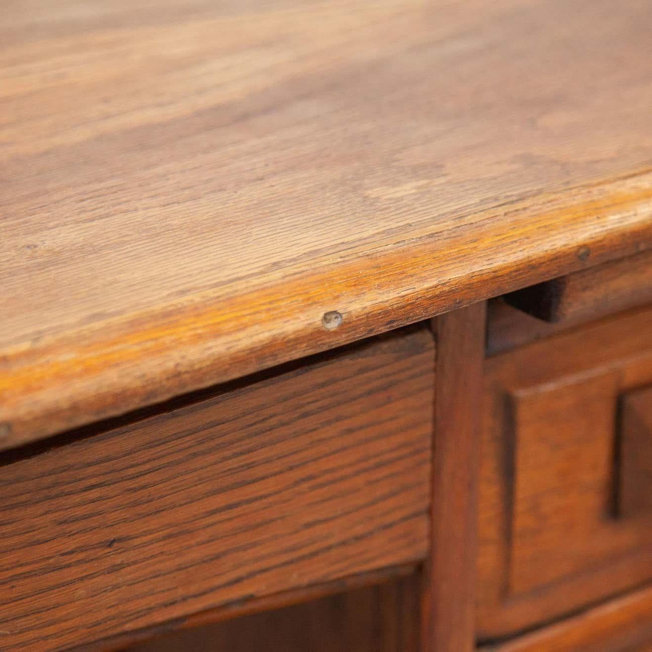 Mid-Century Modern 20ème siècle Vintage Bureau d'écriture traditionnel français en Wood en vente