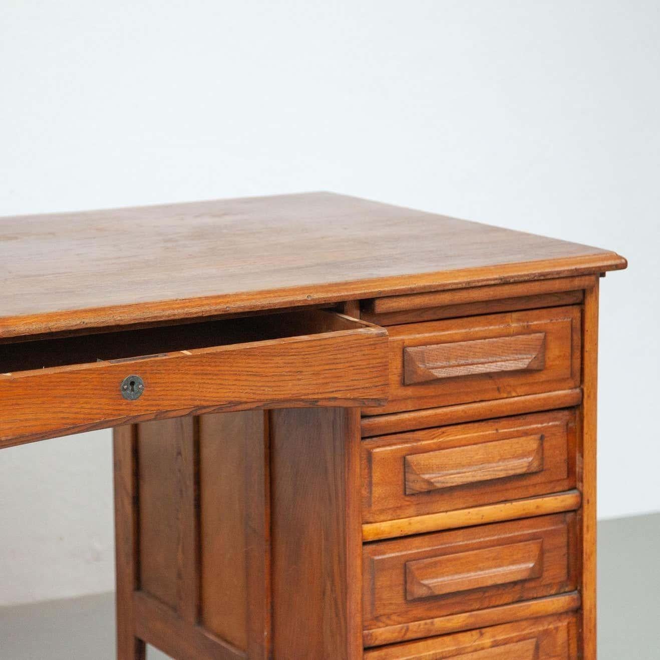 Traditioneller französischer Schreibtisch aus Holz aus dem 20. Jahrhundert im Angebot 1