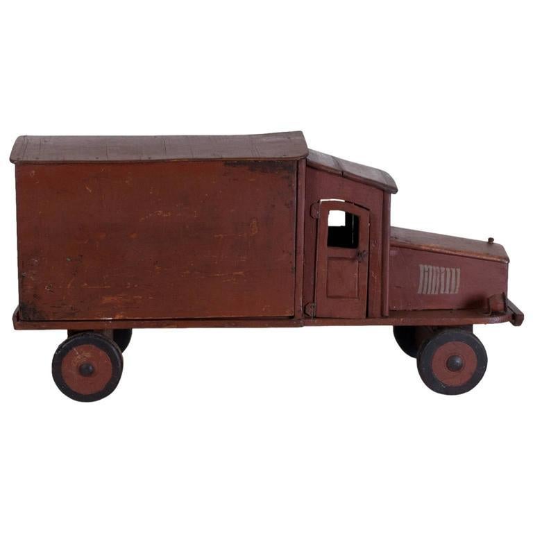 Hand-Crafted 20th Century French Vintage Dark Red Wooden Truck Model, Table Décor For Sale