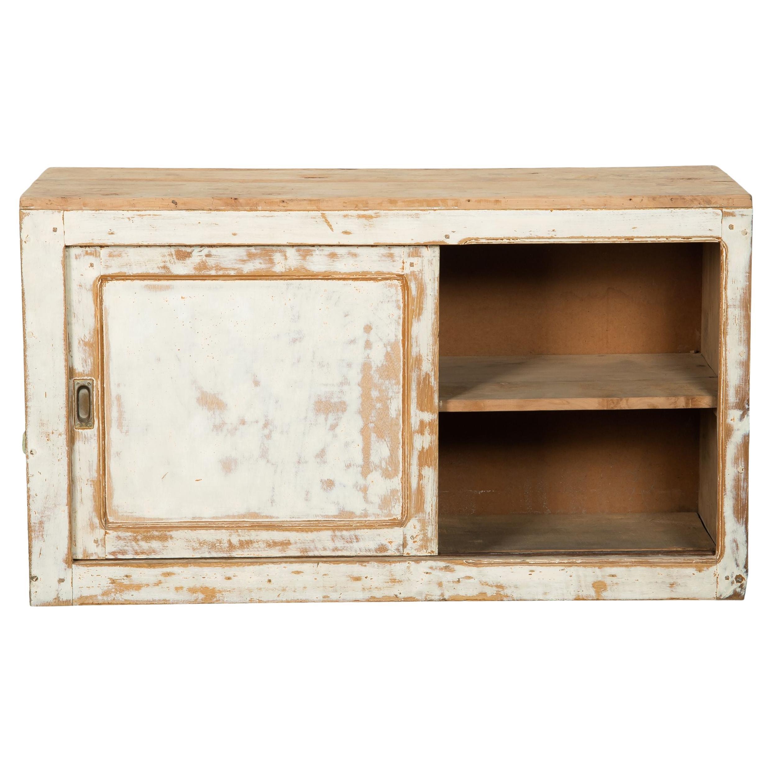 Armoire française en bois du 20ème siècle