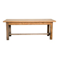 Vintage-Holztisch des 20. Jahrhunderts mit quadratischen Beinen