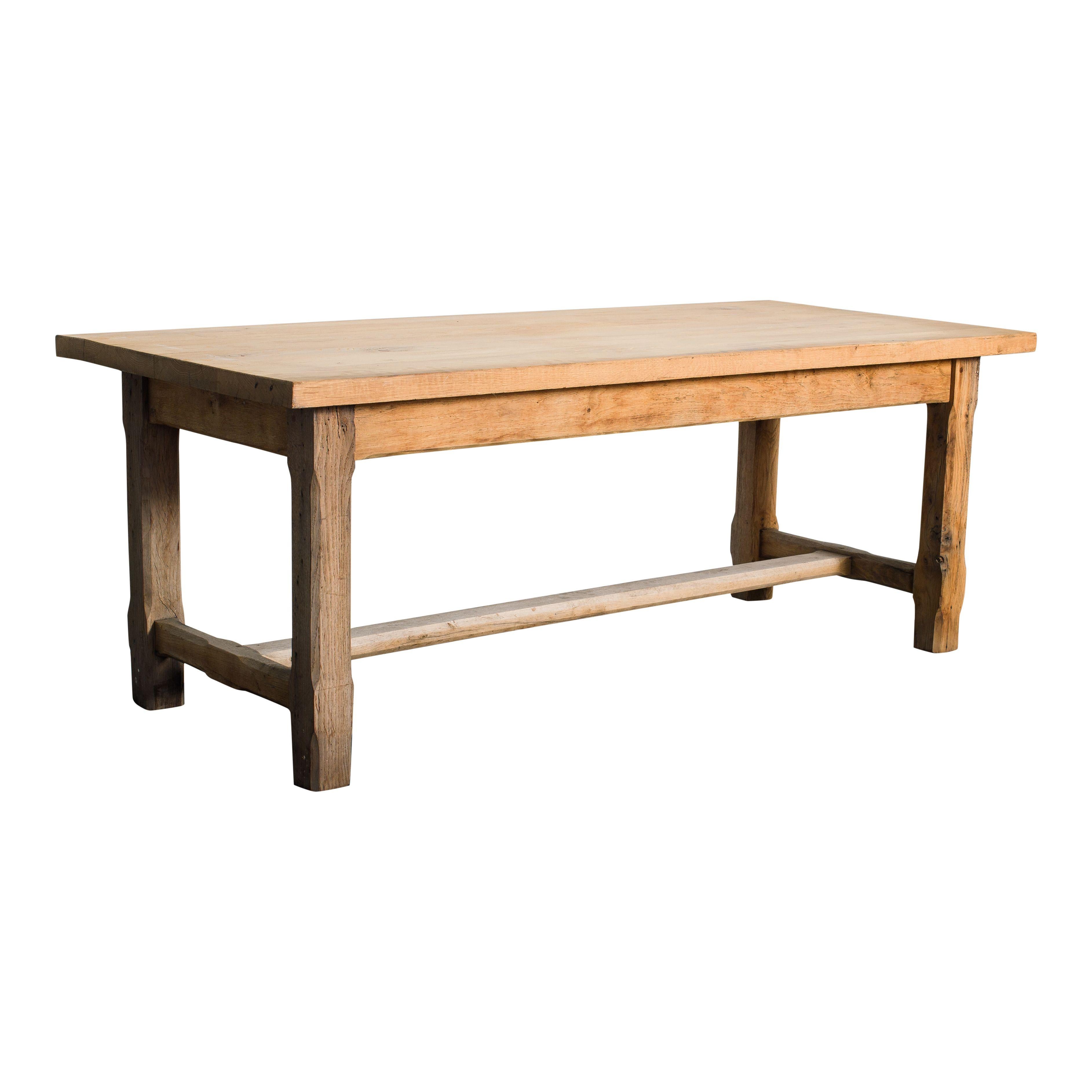 Vintage-Holztisch des 20. Jahrhunderts mit quadratischen Beinen (Belgisch) im Angebot