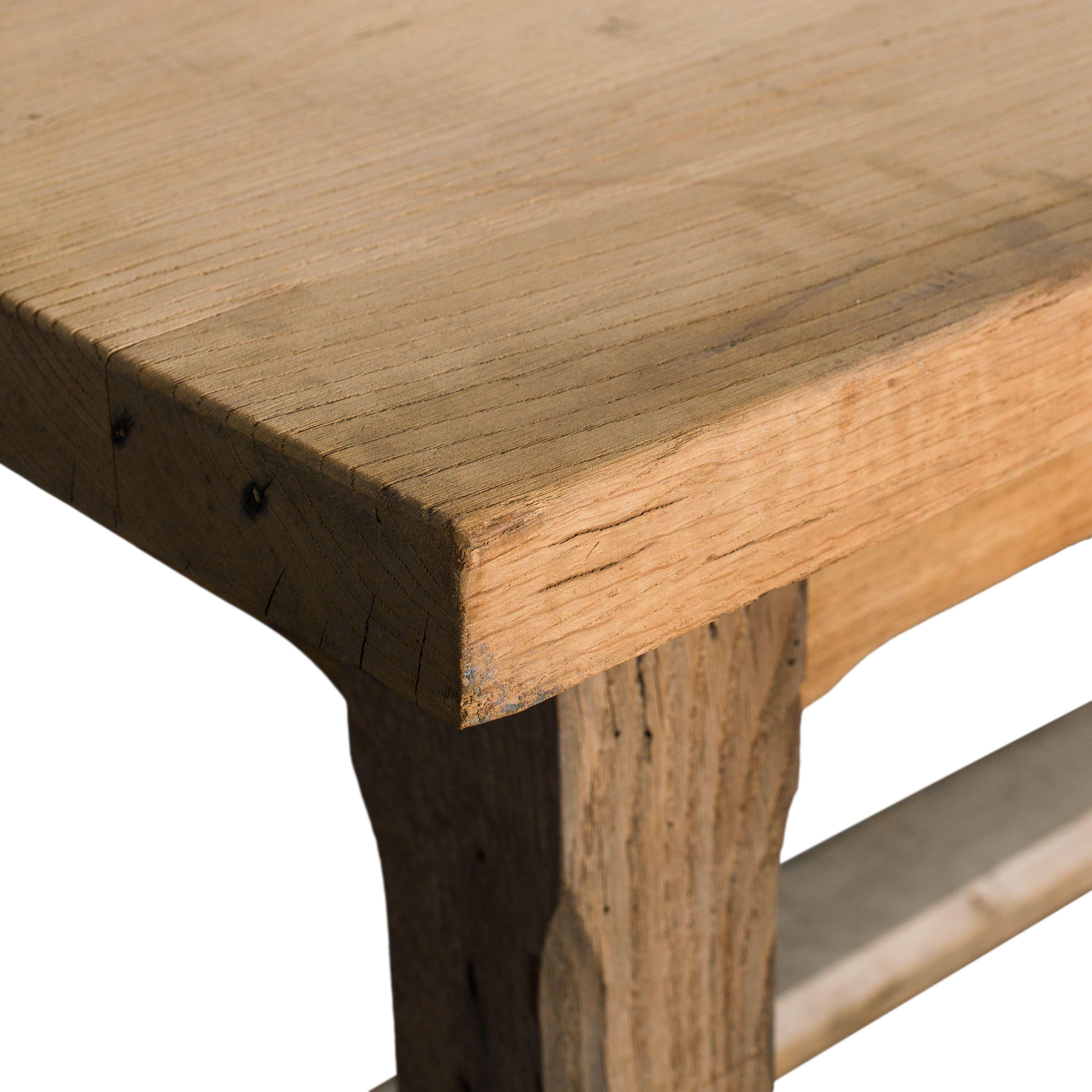 Vintage-Holztisch des 20. Jahrhunderts mit quadratischen Beinen (Sandgestrahlt) im Angebot
