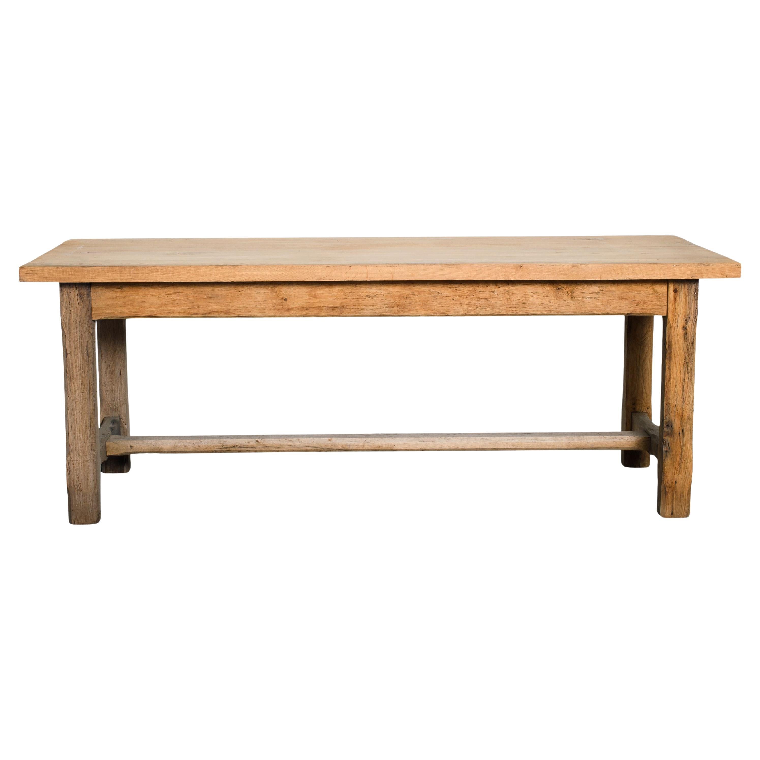 Vintage-Holztisch des 20. Jahrhunderts mit quadratischen Beinen im Angebot