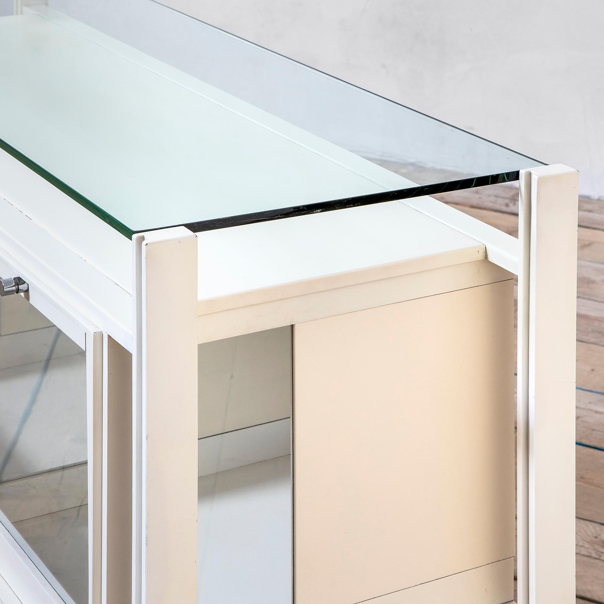 vitrine von Carlo de Carli aus lackiertem Holz mit Klapptüren aus den 40er Jahren des 20 im Angebot 1