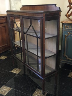 Vetrina quadrata in mogano del XX secolo, Inghilterra