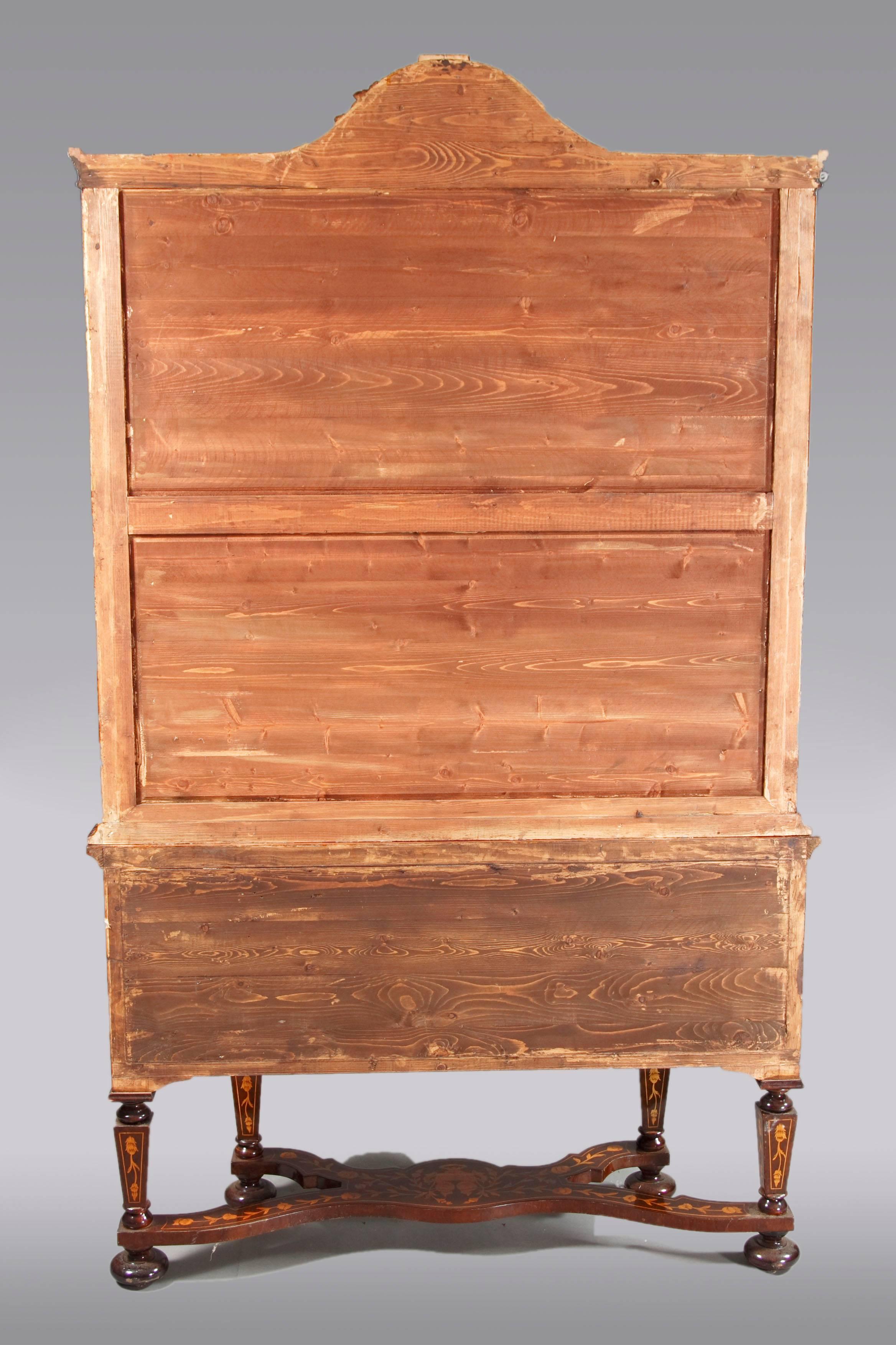 20th Century, Vitrine with Fine Inlay in the Dutch Baroque Style Mahogany Veneer For Sale 7