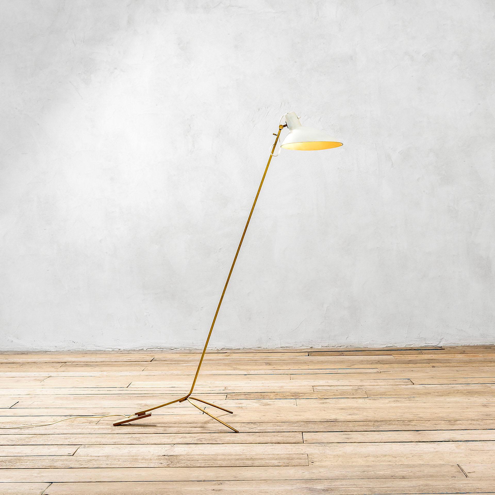 Italian 20th Century Vittoriano Viganò Floor Lamps Mod. 1047 for Arteluce, Early 50s For Sale