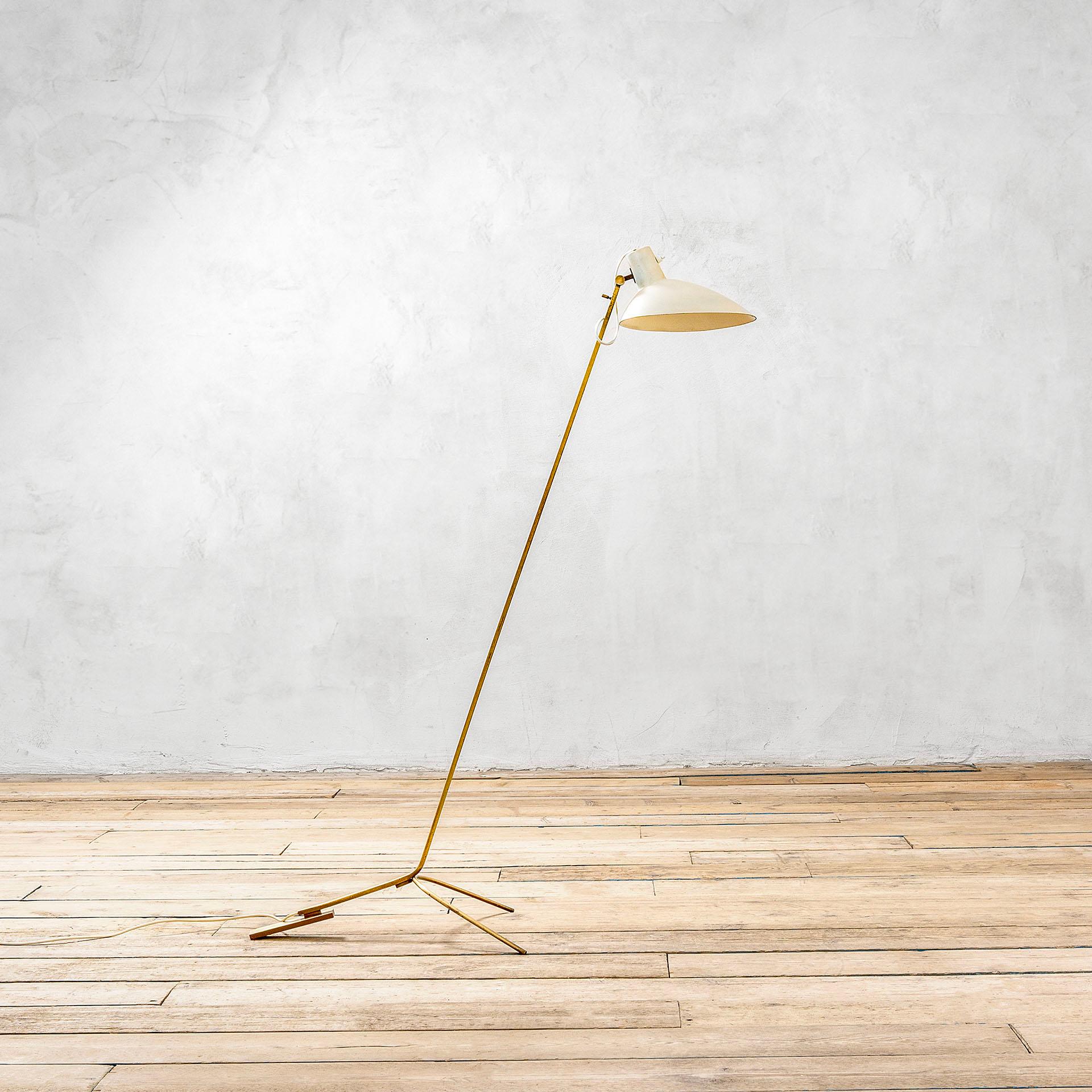 20th Century Vittoriano Viganò Floor Lamps Mod. 1047 for Arteluce, Early 50s In Good Condition For Sale In Turin, Turin