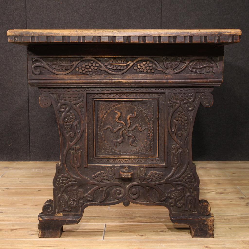 20th Century Walnut and Fruitwood Rustic Style Italian Writing Desk, 1950 In condizioni buone in vendita a Vicoforte, Piedmont