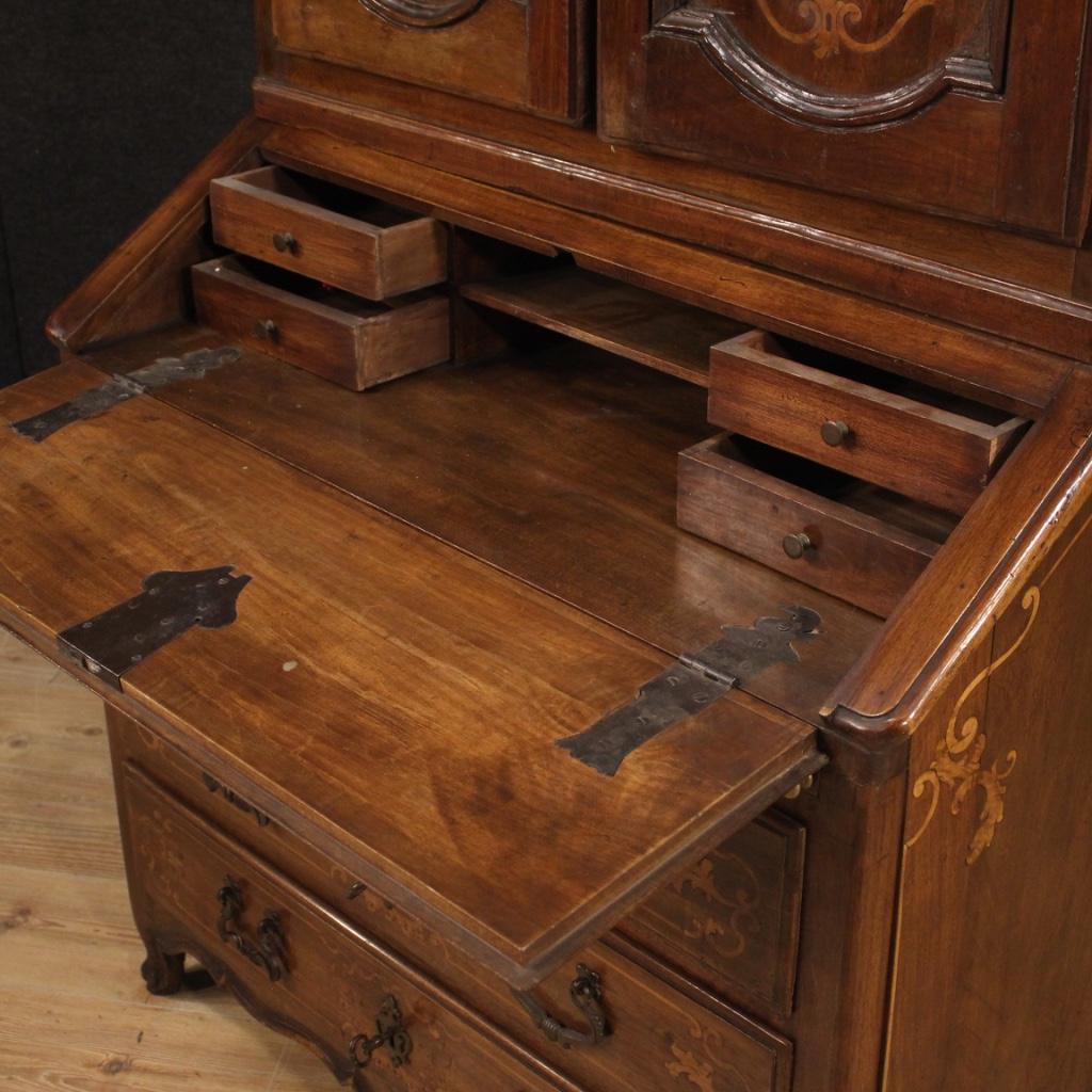 20th Century Walnut and Maple Wood Italian Louis XV Style Trumeau Desk, 1930 2