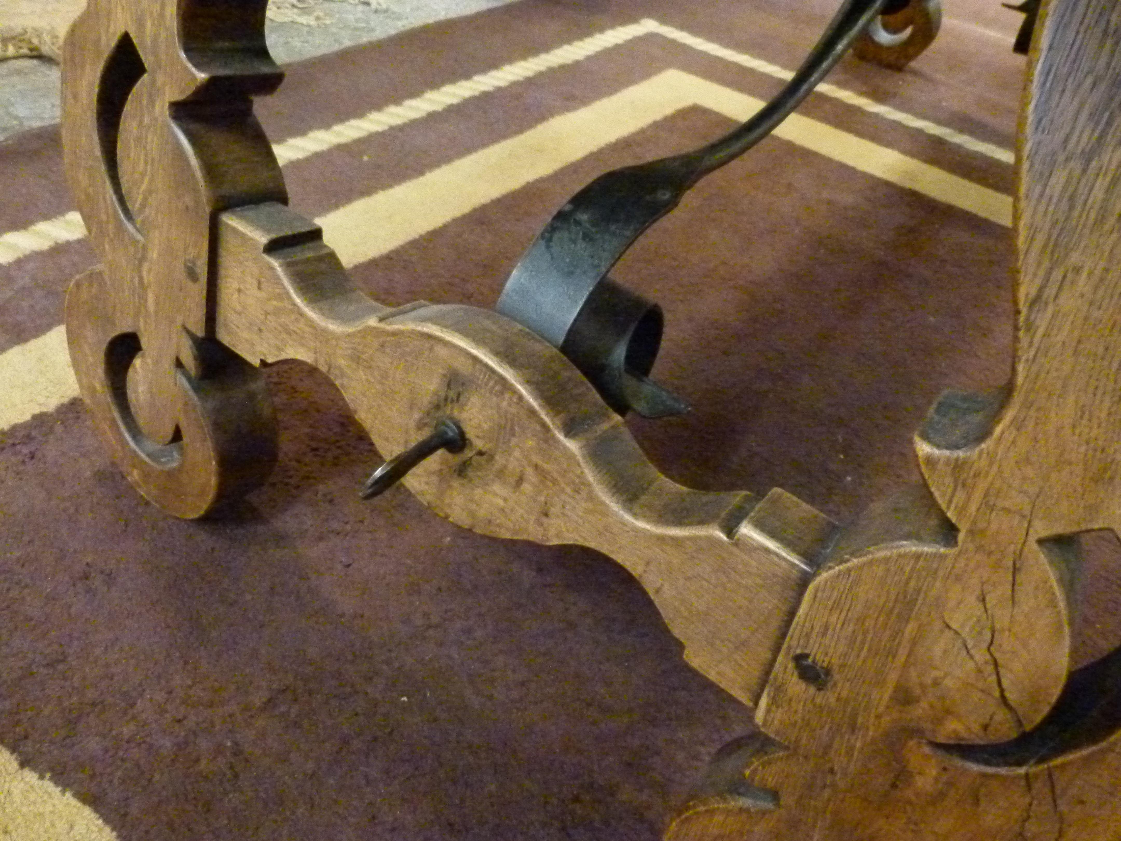 20th Century Walnut and Wrought Iron Table In Good Condition In Vulpellac, Girona