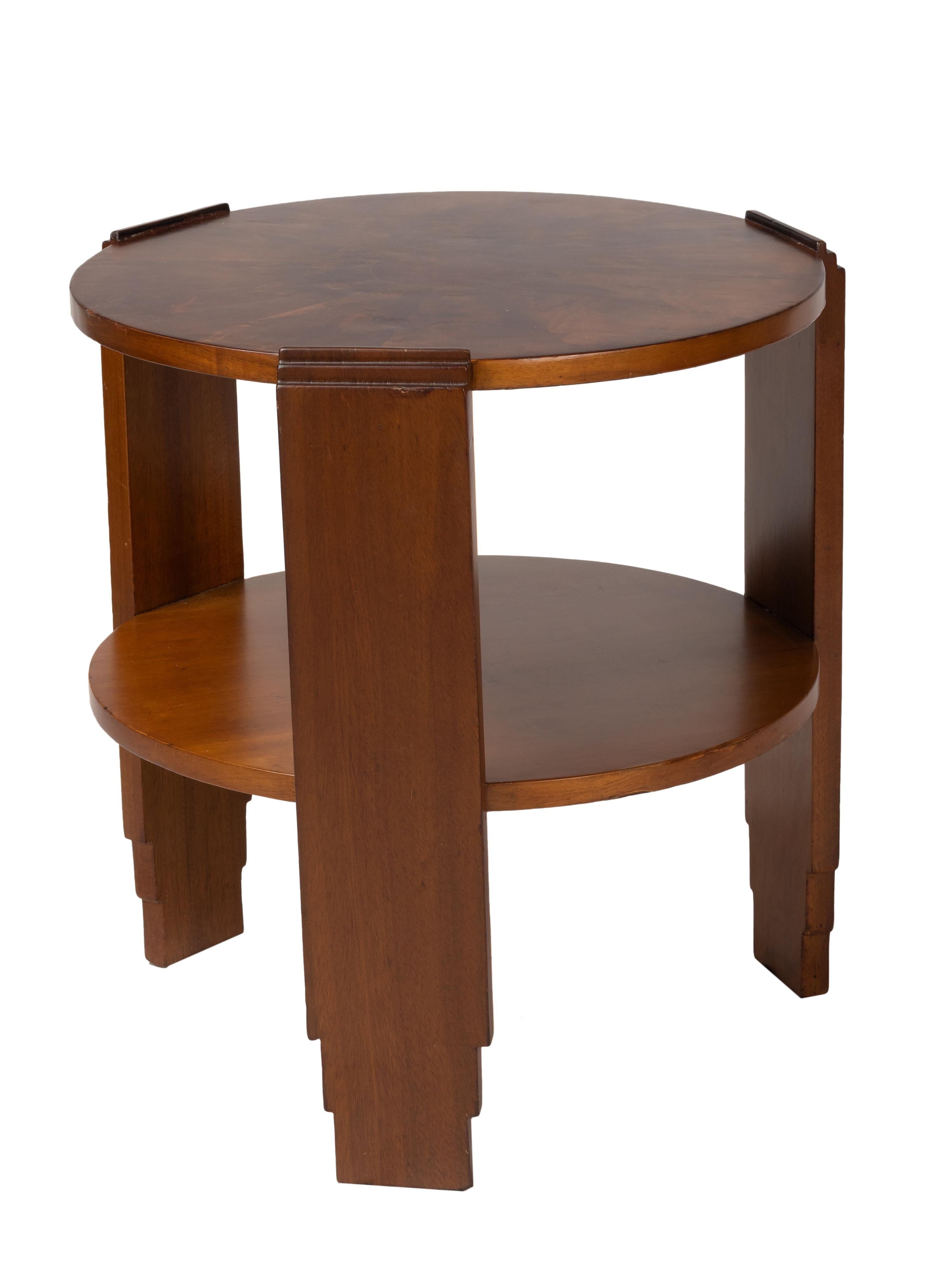 20th Century Walnut Art Deco Center Table  In Good Condition For Sale In Lisbon, PT