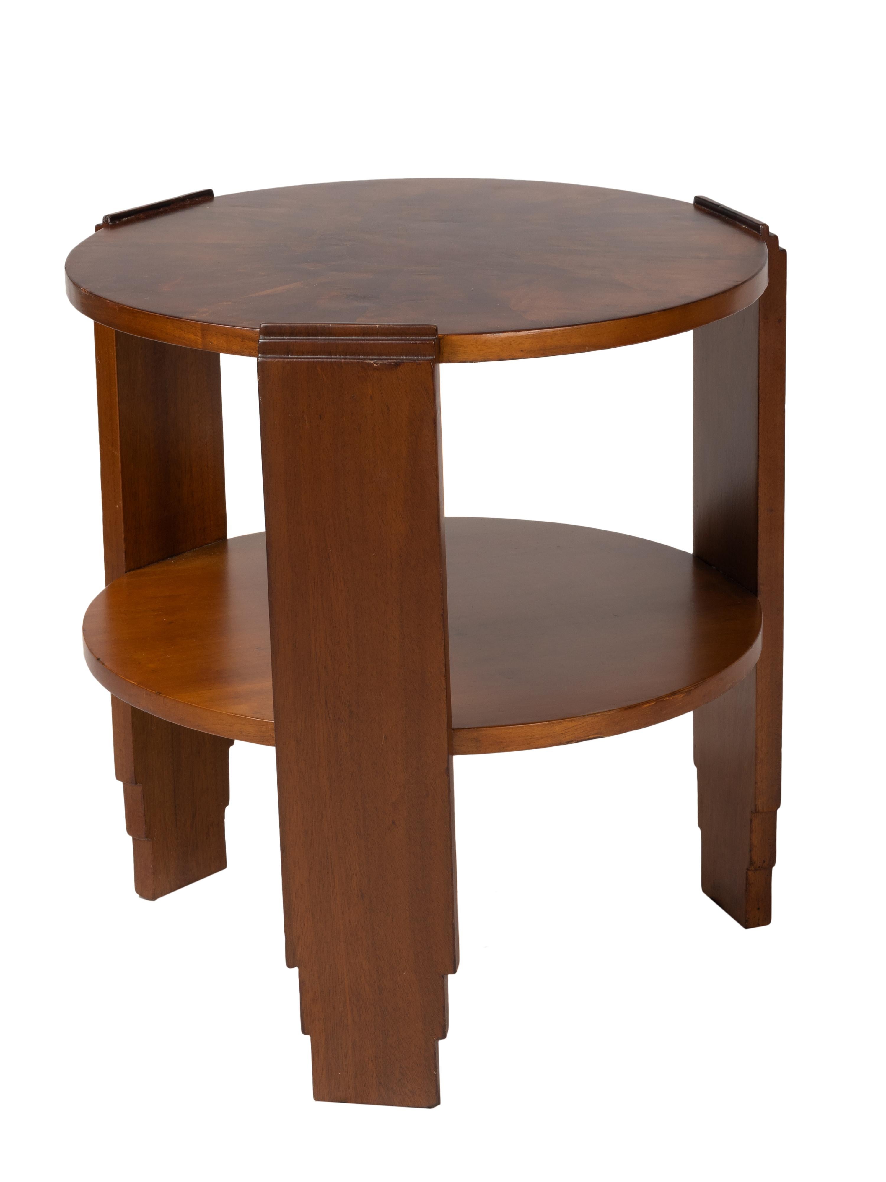 Walnut Art Deco Center Table, 20th Century In Good Condition For Sale In Lisbon, PT