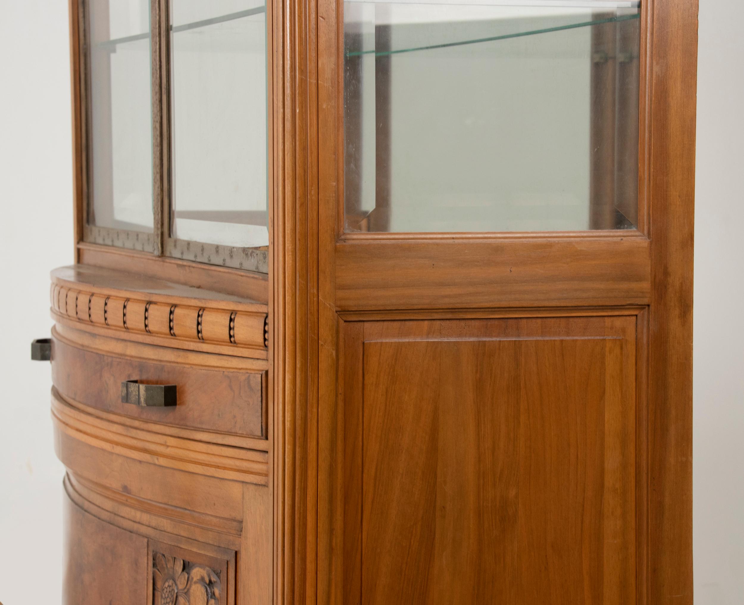 20th Century Walnut Art Deco Display Vitrine Cabinet For Sale 8