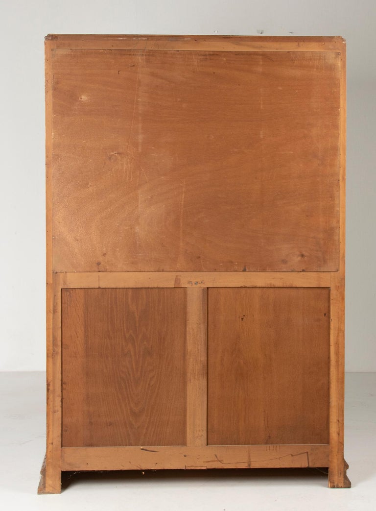 20th Century Walnut Art Deco Display Vitrine Cabinet For Sale 13