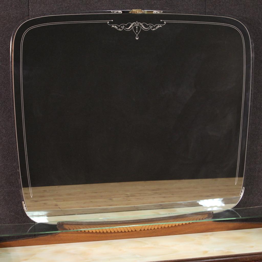 Placage commode et miroir en noyer, ronce et bois de fruitier du 20e siècle, 1950 en vente