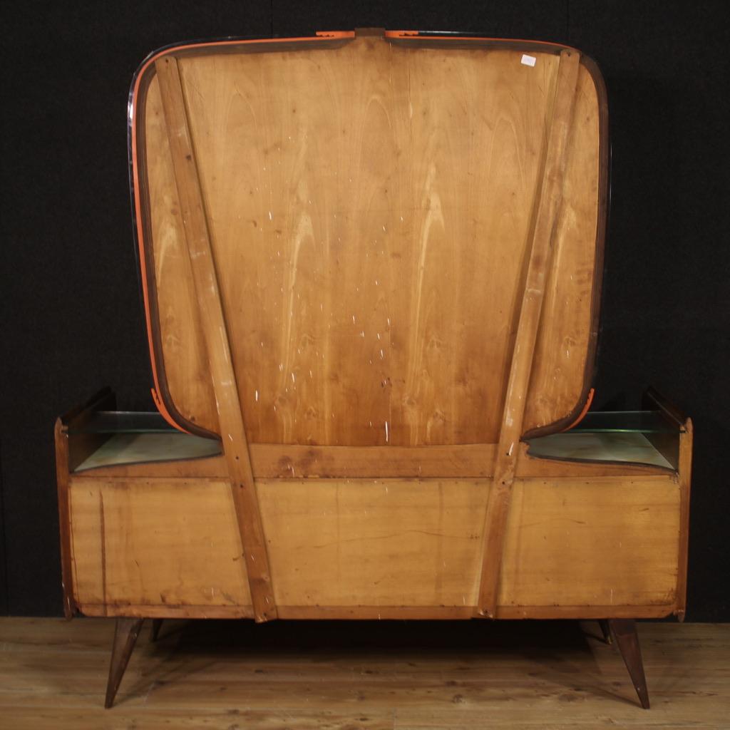 Mid-20th Century commode et miroir en noyer, ronce et bois de fruitier du 20e siècle, 1950 en vente