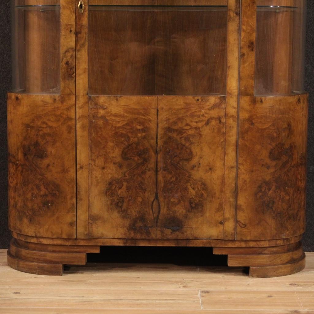 20th Century Walnut Burl Fruitwood Wood Italian Art Deco Style Display Cabinet In Good Condition In Vicoforte, Piedmont