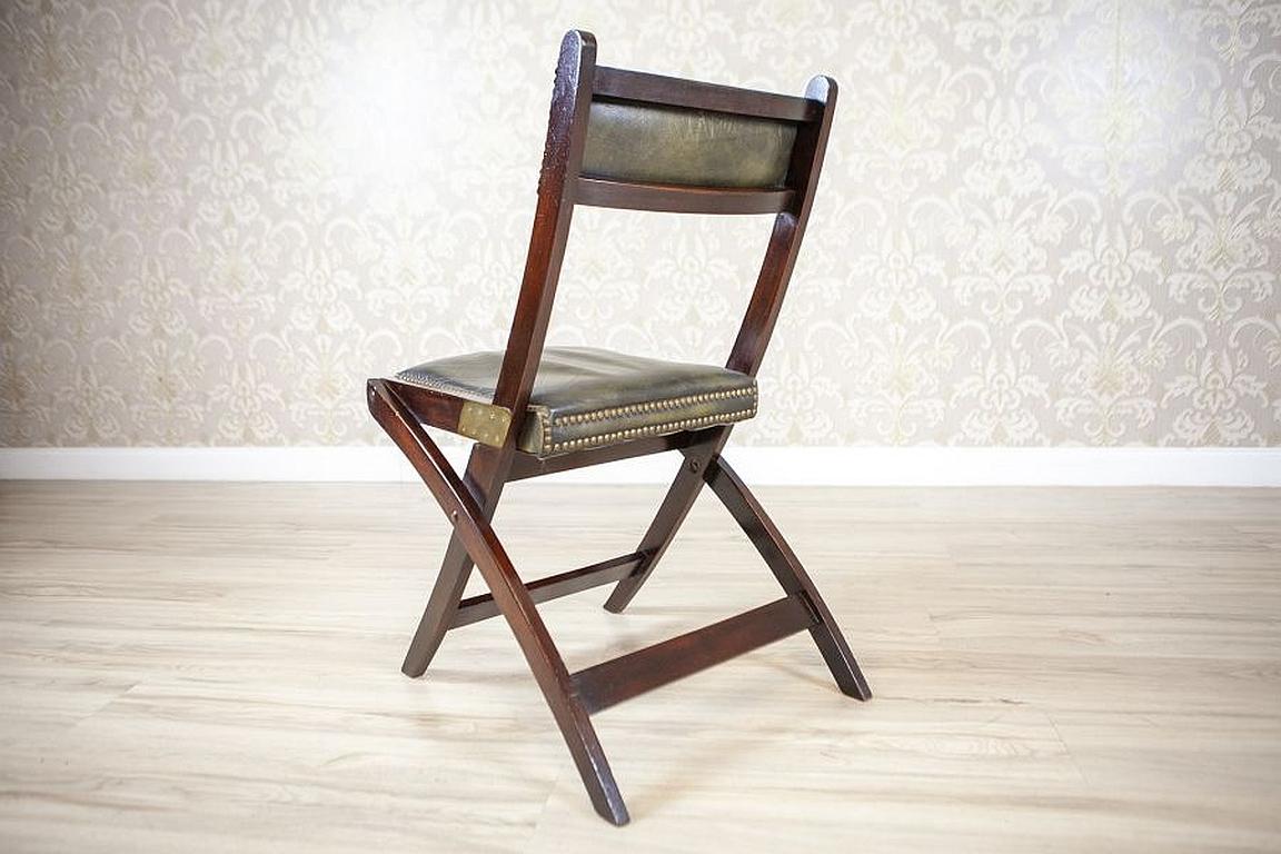 European 20th-Century Walnut Folding Chair Upholstered With Dark-Green Leather For Sale