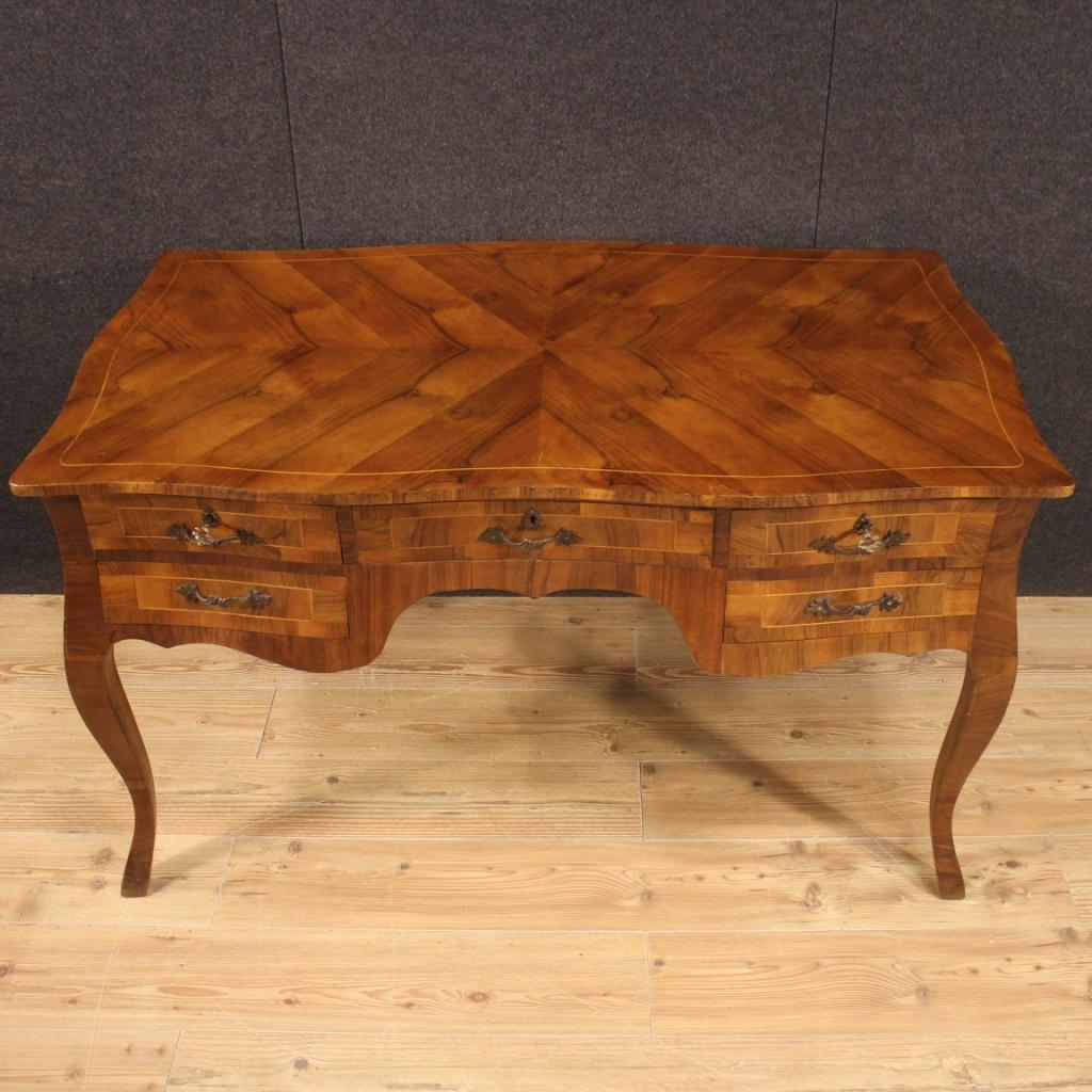 20th Century Walnut Maple and Fruitwood Italian Writing Desk, 1960 In Good Condition In Vicoforte, Piedmont