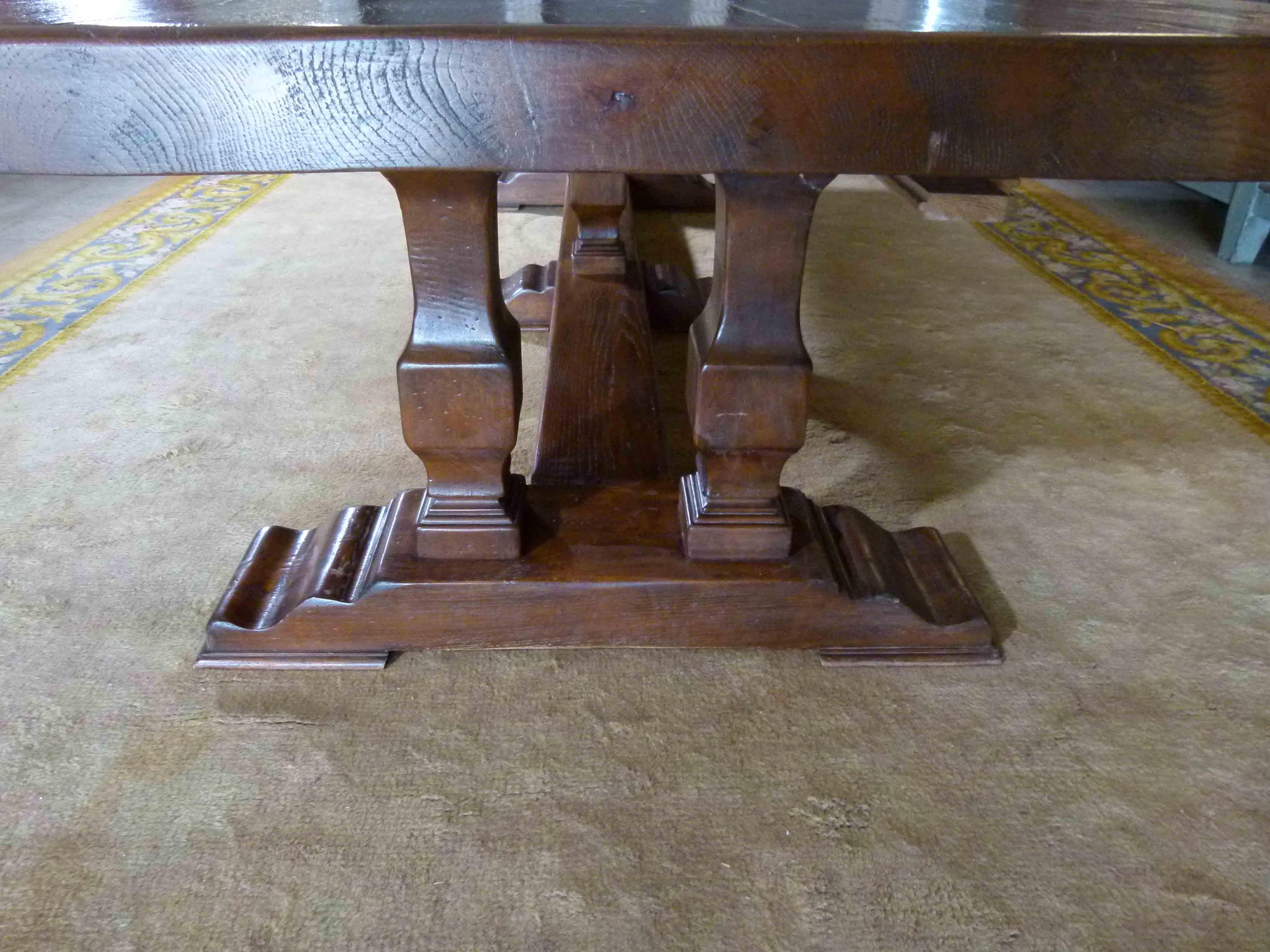  Large 20th Century Walnut Monastery Style Table In Good Condition In Vulpellac, Girona