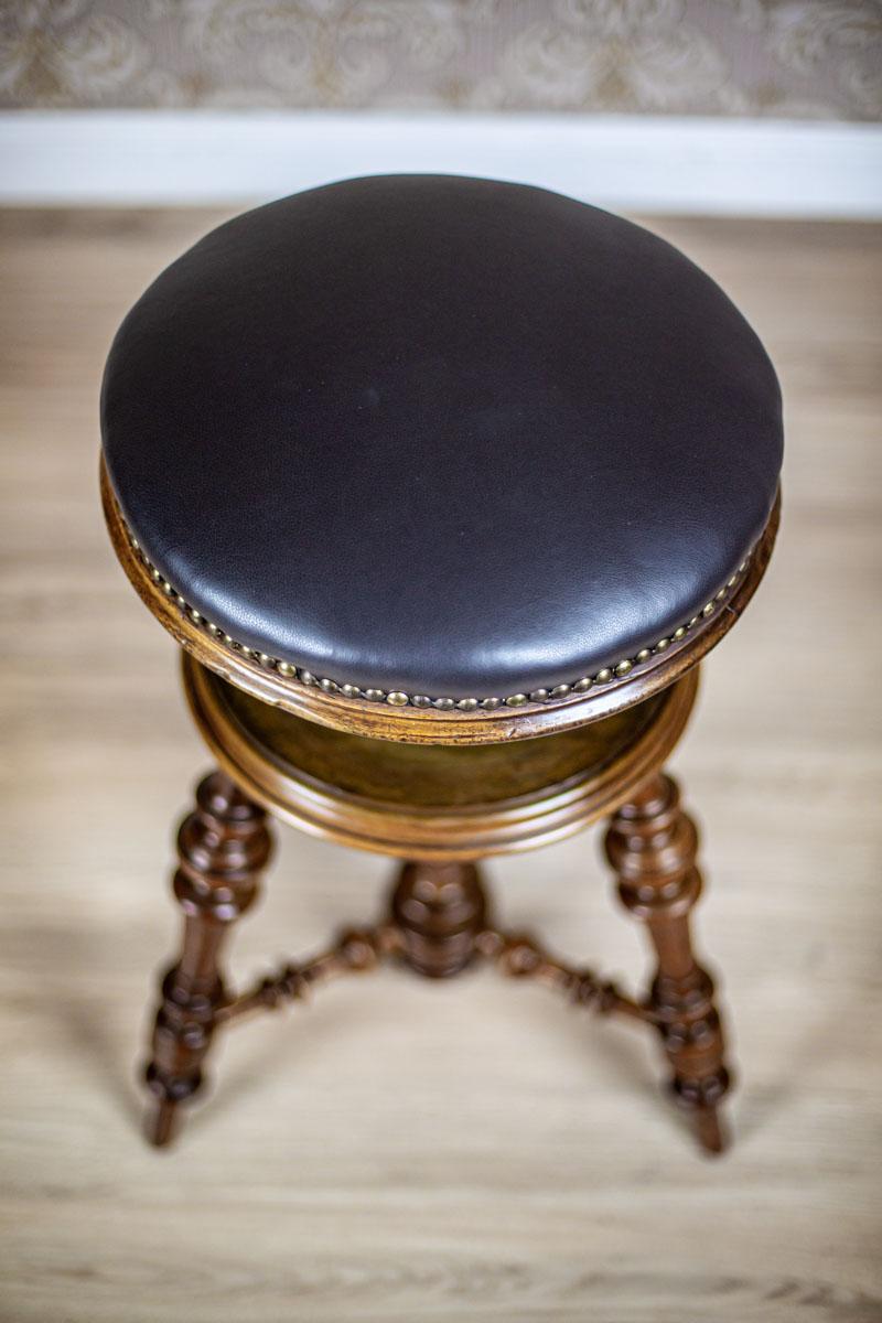 20th Century Walnut Piano Stool In Good Condition In Opole, PL