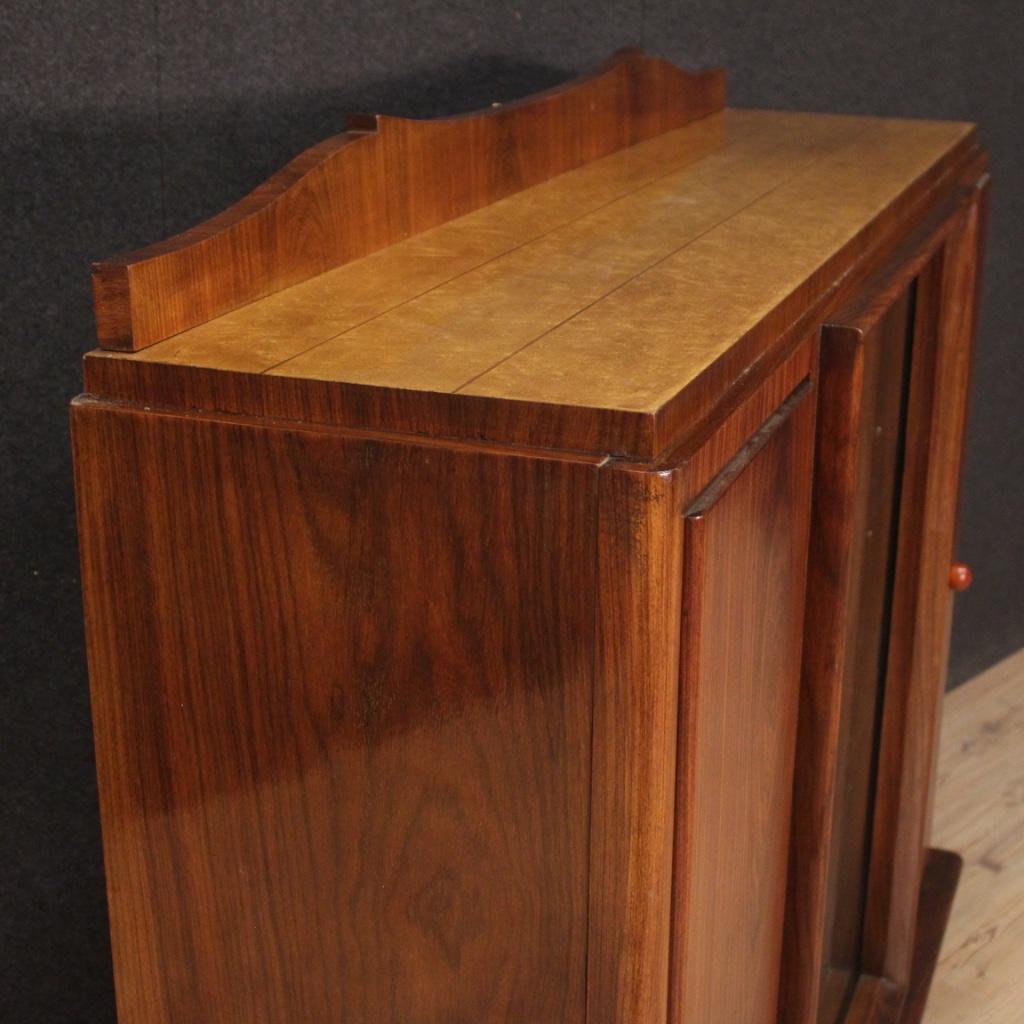 Siglo XX Nogal Palisandro Caoba Arce Frutal Madera Vitrina Italiana, 1950 Italiano en venta