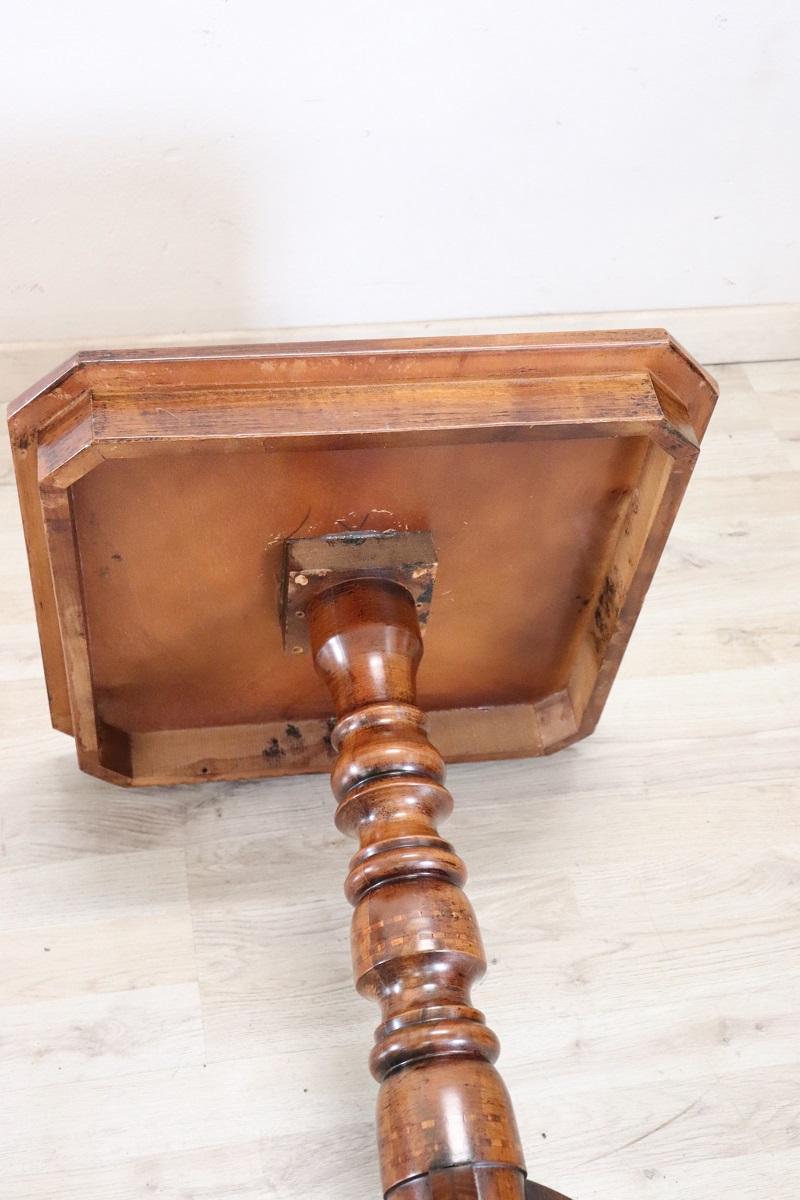 20th Century Walnut Tripod Table or Pedestal Table For Sale 5
