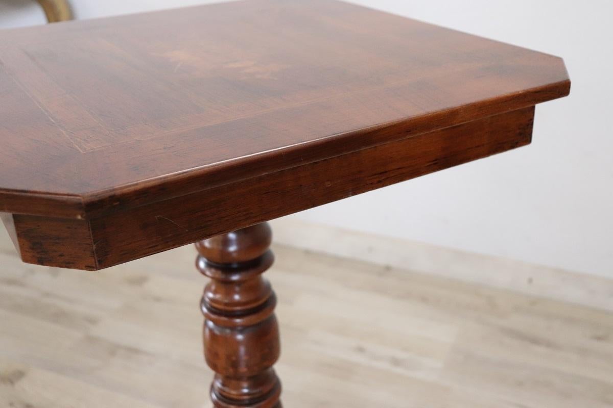20th Century Walnut Tripod Table or Pedestal Table For Sale 4