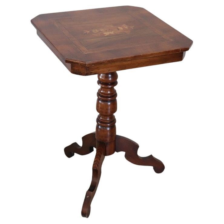 Mesa trípode o de pedestal de nogal del siglo XX