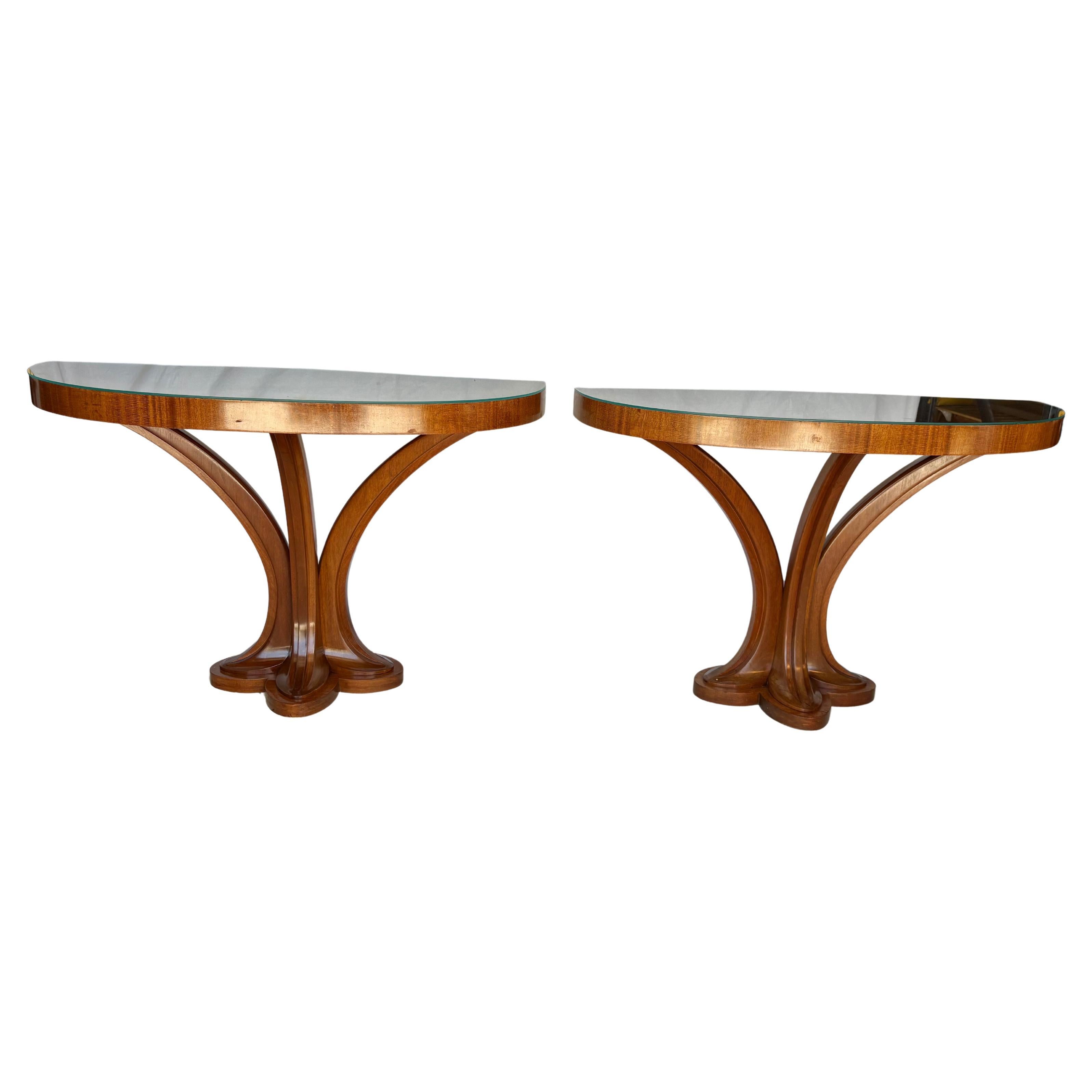 20. Jahrhundert Nussbaum Tulip Design Demi Lune Konsolentische - Ein Paar (amerikanisch) im Angebot