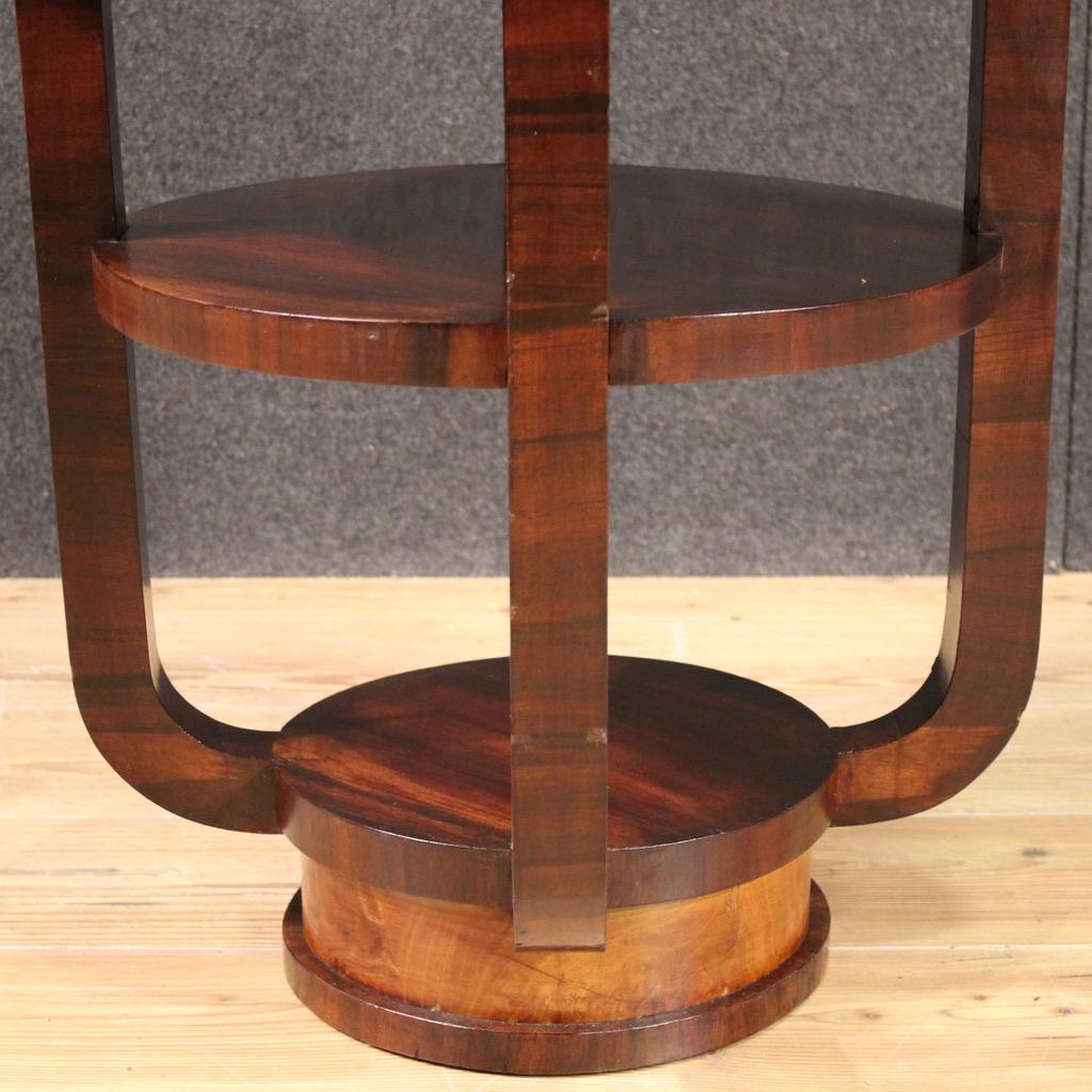 20. Jahrhundert Nussbaumholz Art Deco Italienischer Beistelltisch, 1940 im Angebot 3