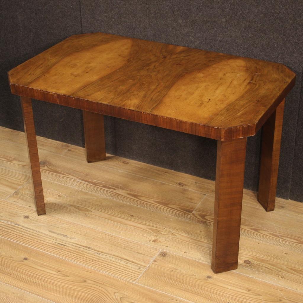 20th Century Walnut Wood Italian Art Deco Style Coffee Table, 1950 In Good Condition For Sale In Vicoforte, Piedmont