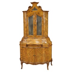 siglo XX Madera de nogal con espejos envejecidos Escritorio italiano Trumeau 1950s