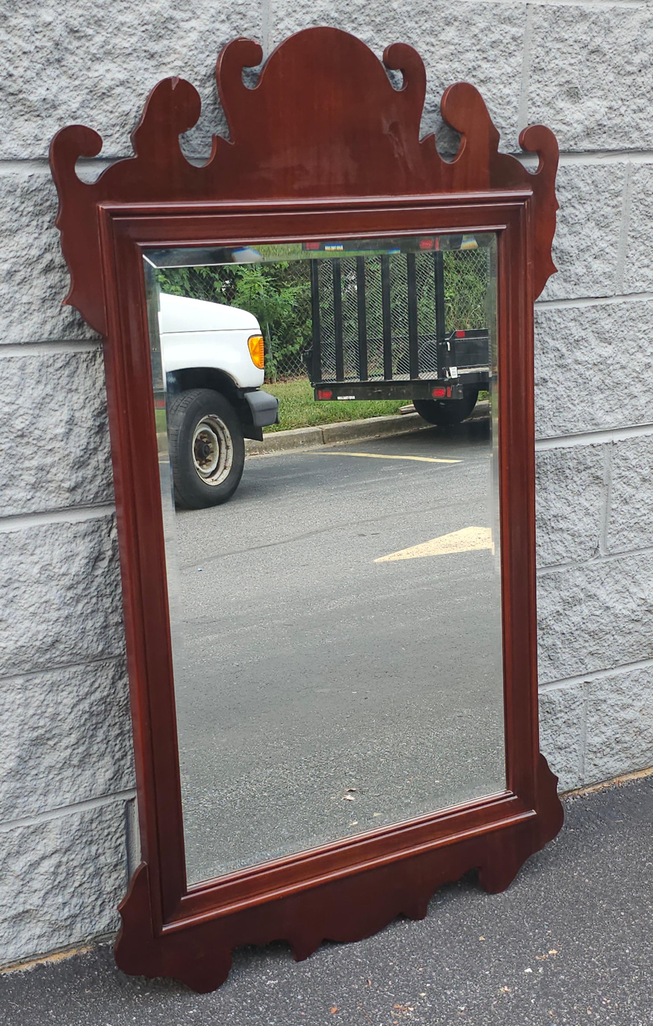 Empire américain Miroir Chippendale de Wellington Hall du 20e siècle en acajou massif d'Oxford en vente