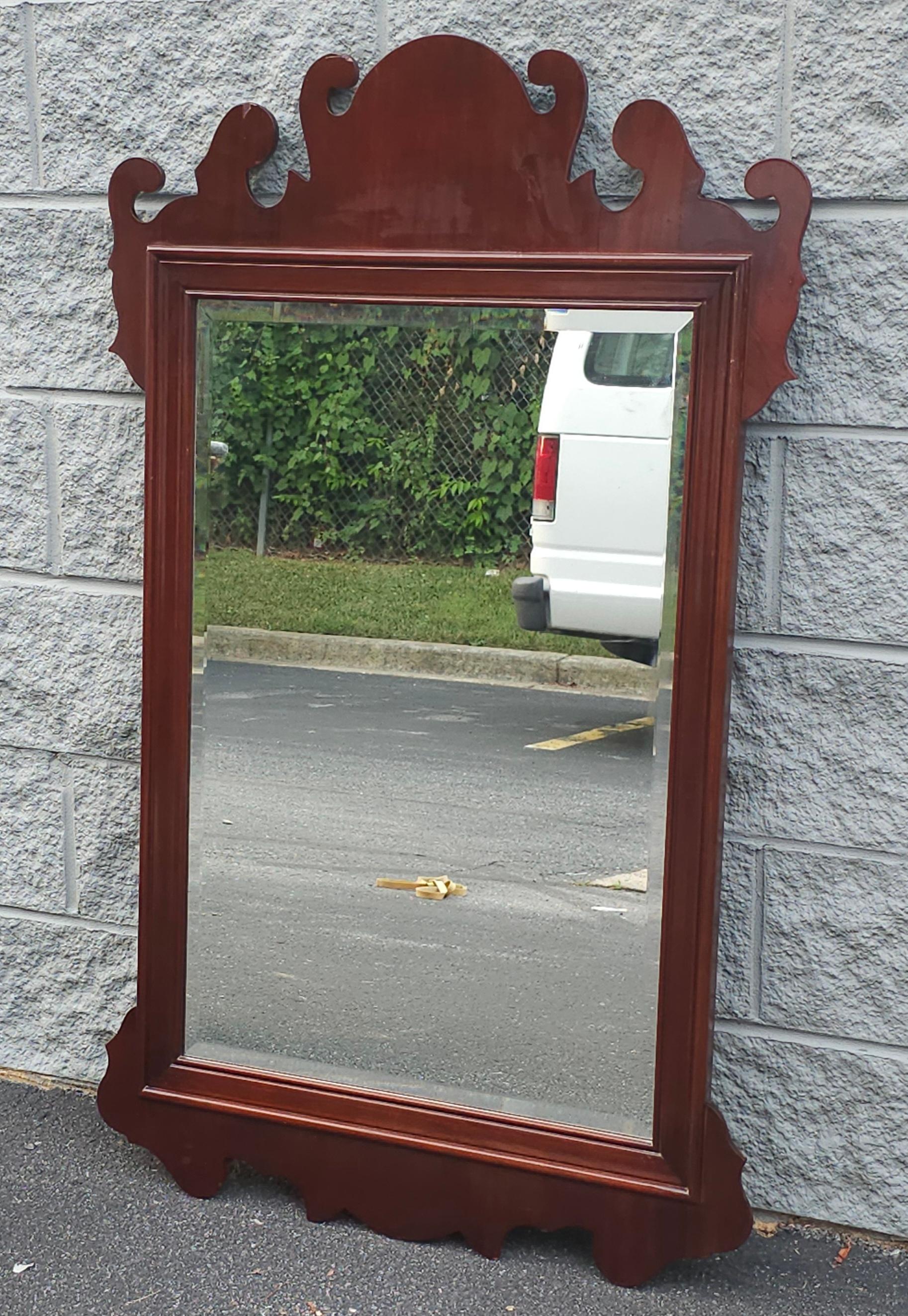 Américain Miroir Chippendale de Wellington Hall du 20e siècle en acajou massif d'Oxford en vente